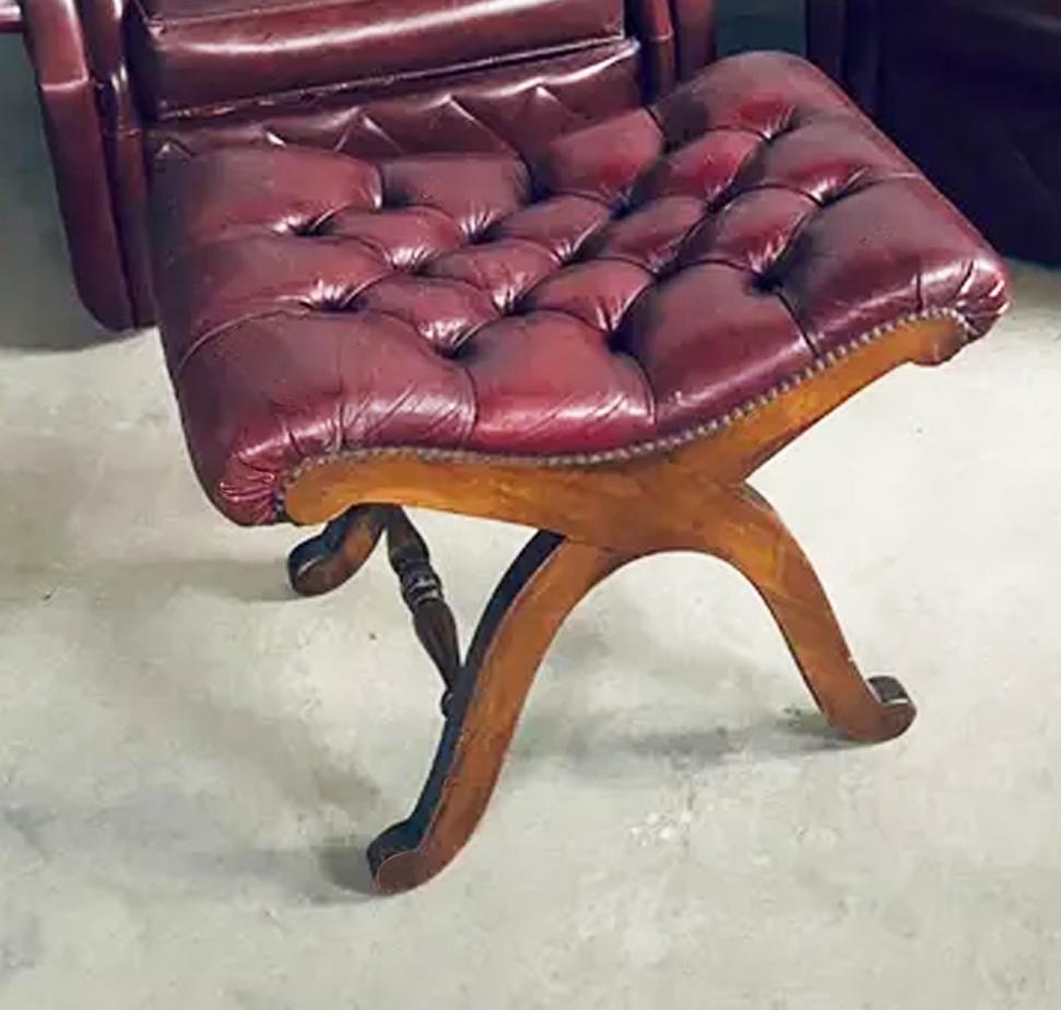 Beautiful  stool or footrest in walnut and leather upholstered seat i Made by Valentí, Spain.

* This classic Spanish high-quality furniture manufacturing company, originally founded in 1798 and now defunct.









 Manufacturer's stamp: 