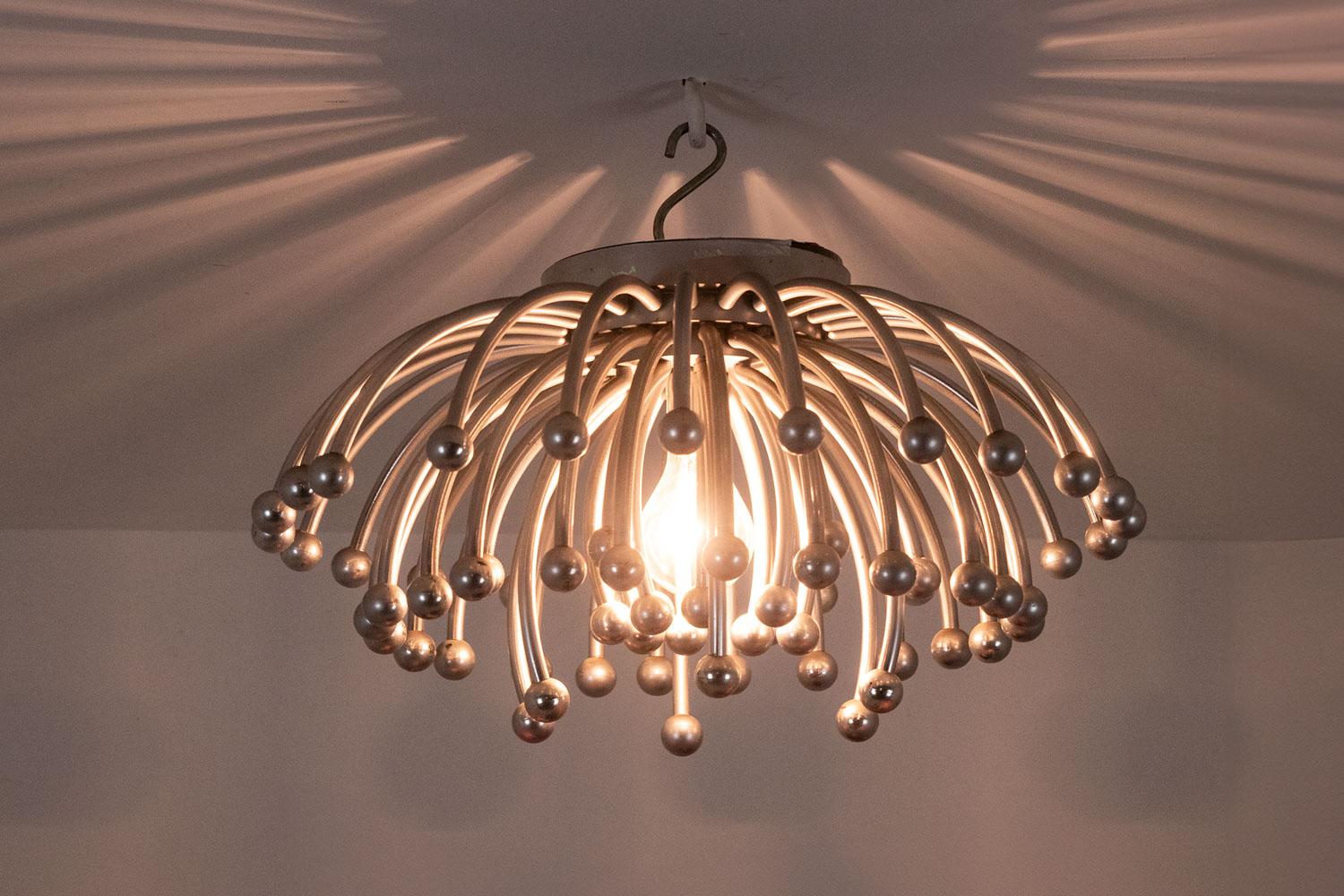 Valenti Luce per Studio Tetrarch.

Lampadario, o sospensione, modello 