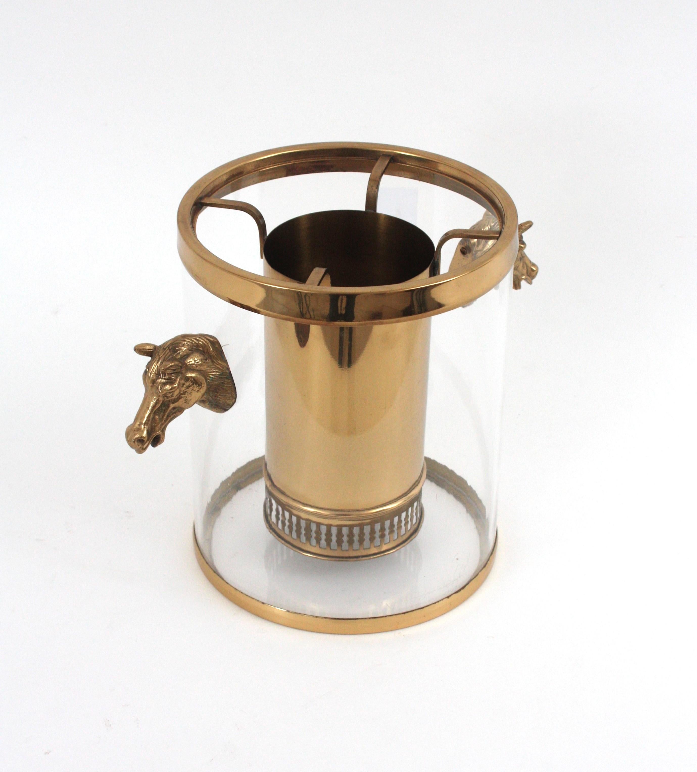 Secchiello per il ghiaccio / Wine Cooler Valentí in lucite e ottone con manici a testa di cavallo in vendita 2
