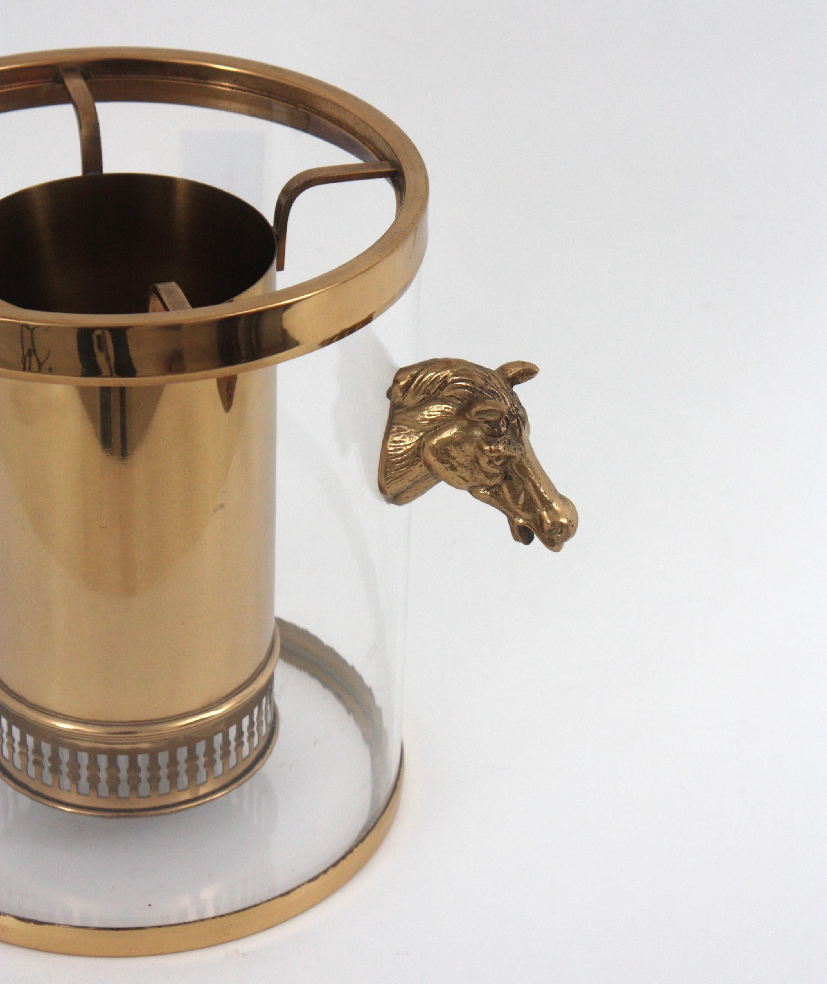 Secchiello per il ghiaccio / Wine Cooler Valentí in lucite e ottone con manici a testa di cavallo in vendita 5
