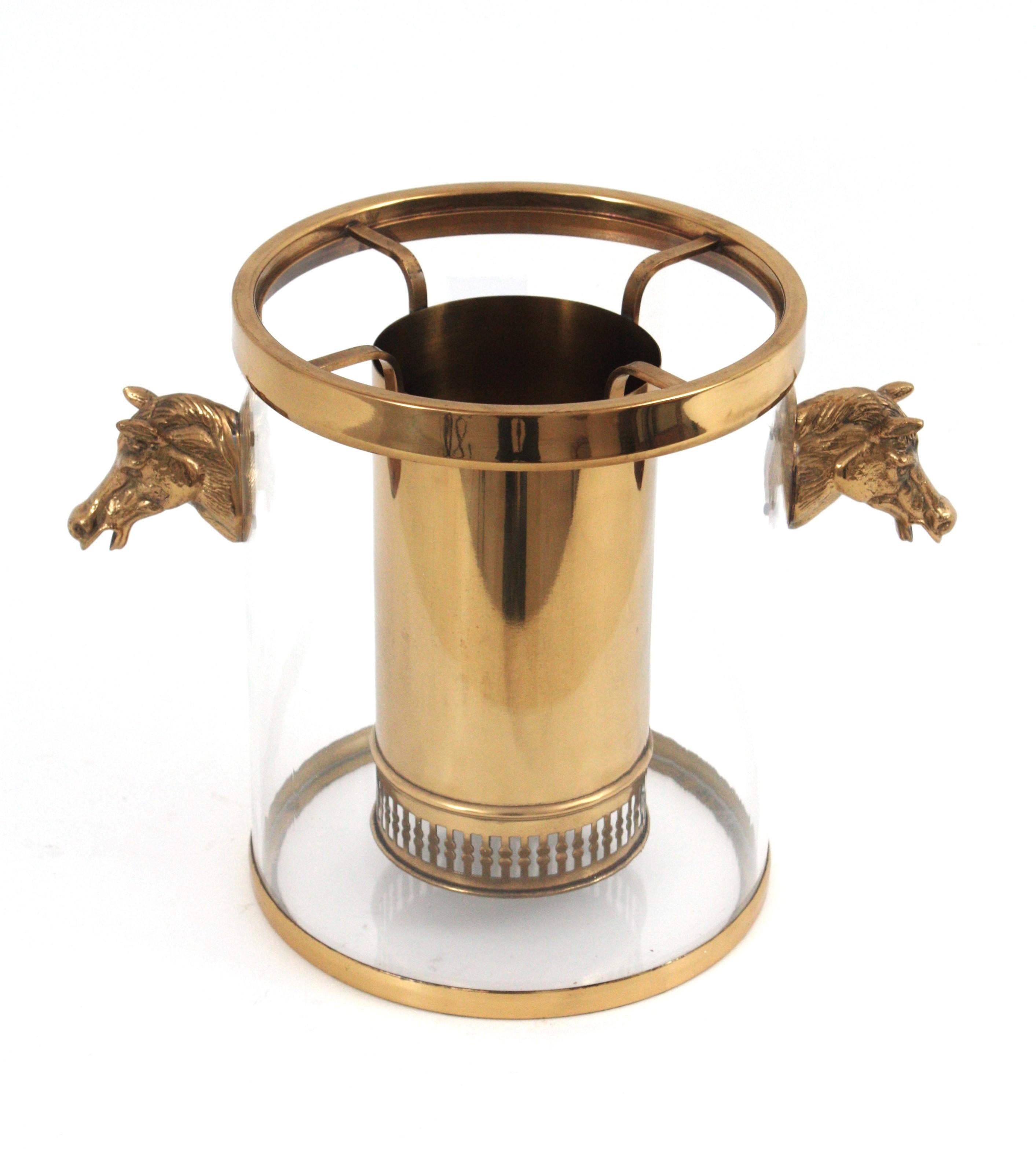 Secchiello per il ghiaccio / Wine Cooler Valentí in lucite e ottone con manici a testa di cavallo in vendita 1