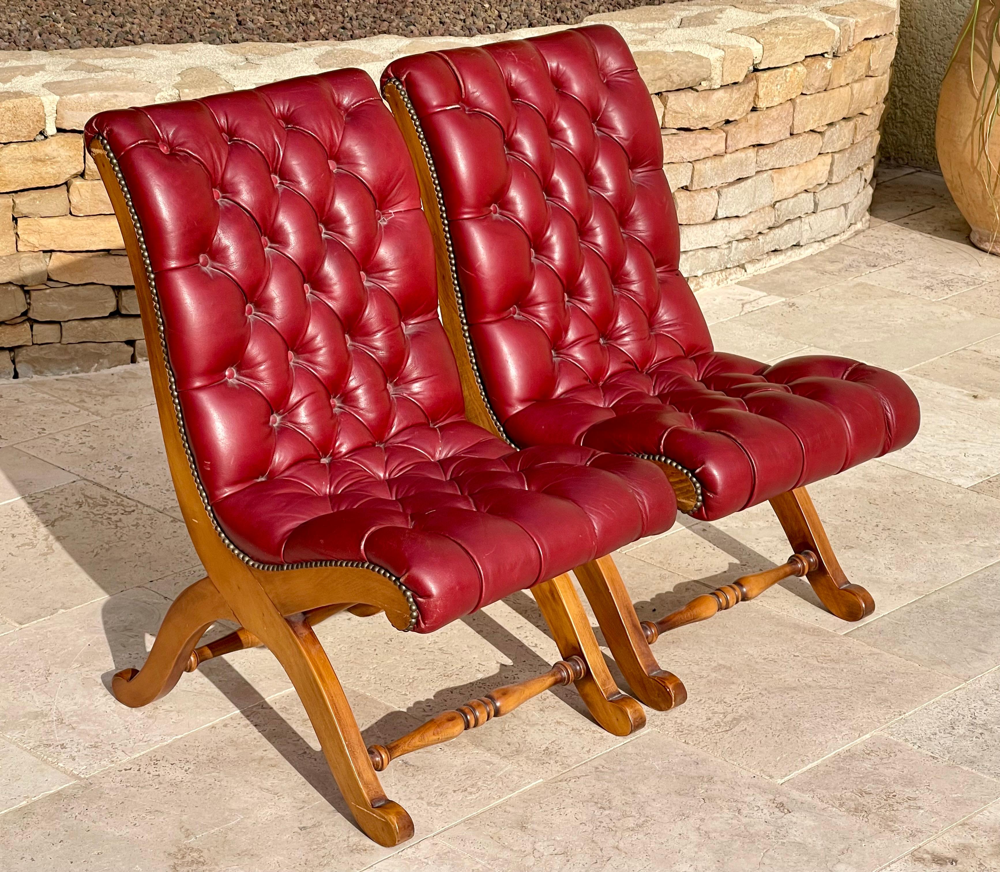 20ième siècle Valenti - Paire de chaises à pantoufles en vente