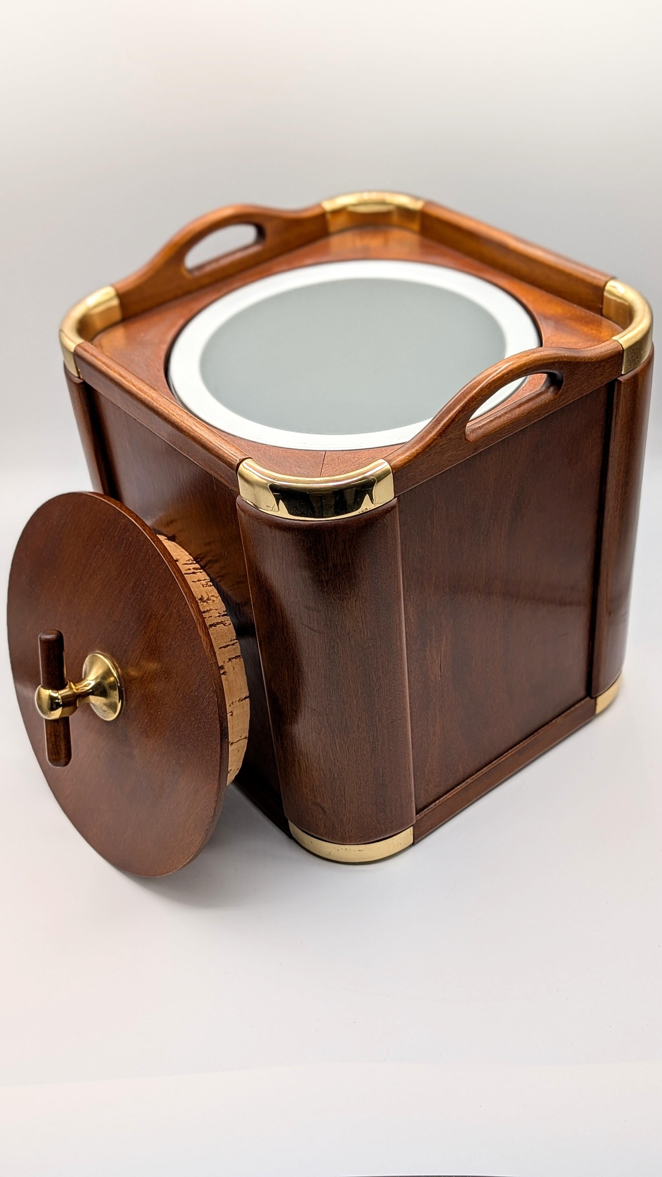 Valenti Spain 1970s Modernist Wood and Brass Ice Bucket Champagne Cooler In Good Condition For Sale In L'Escala, ES