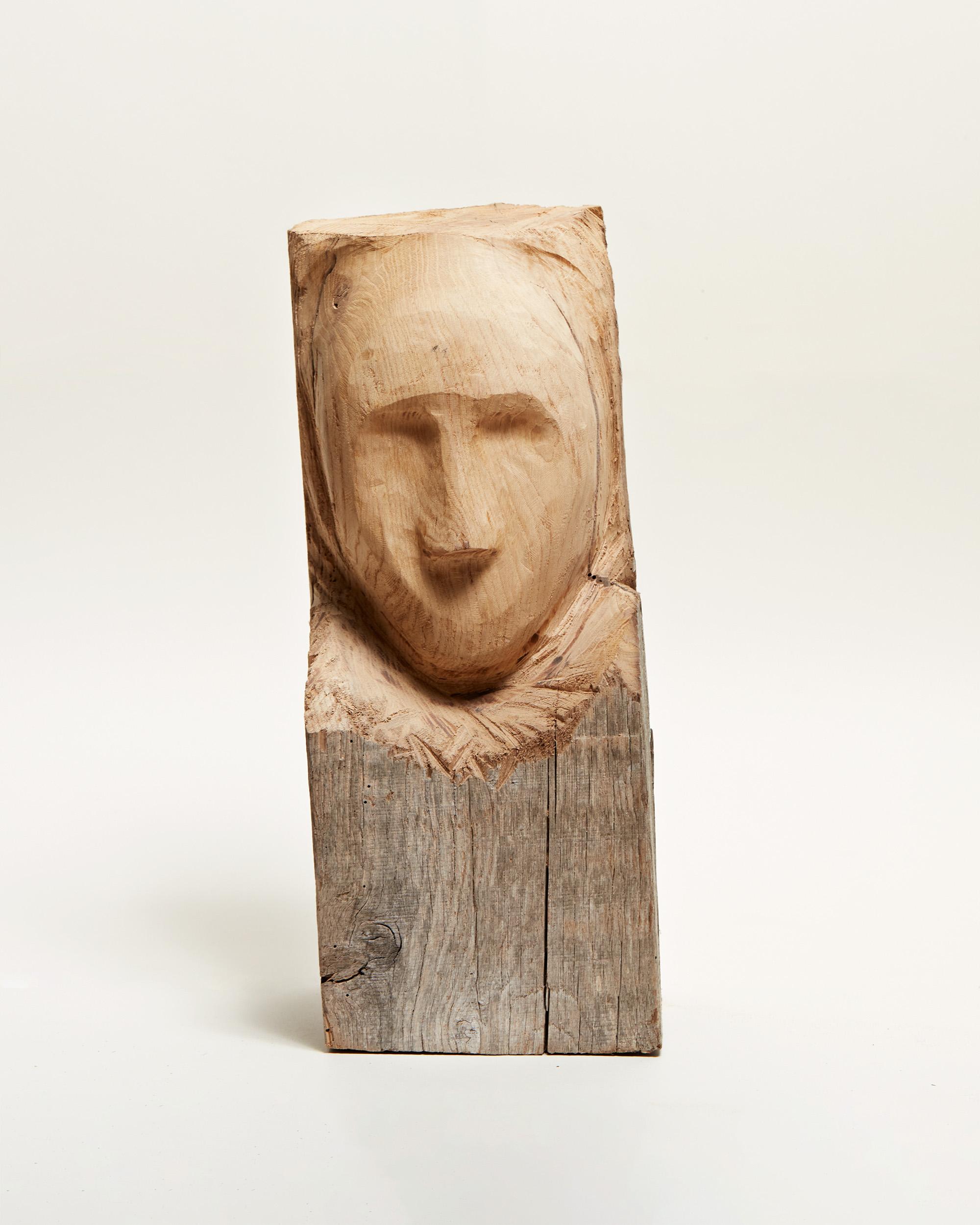 Valentin Abad Figurative Sculpture - Portrait 1 - Wood portrait sculpture
