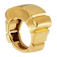 18 Karat Yellow Gold Shrimp Ring