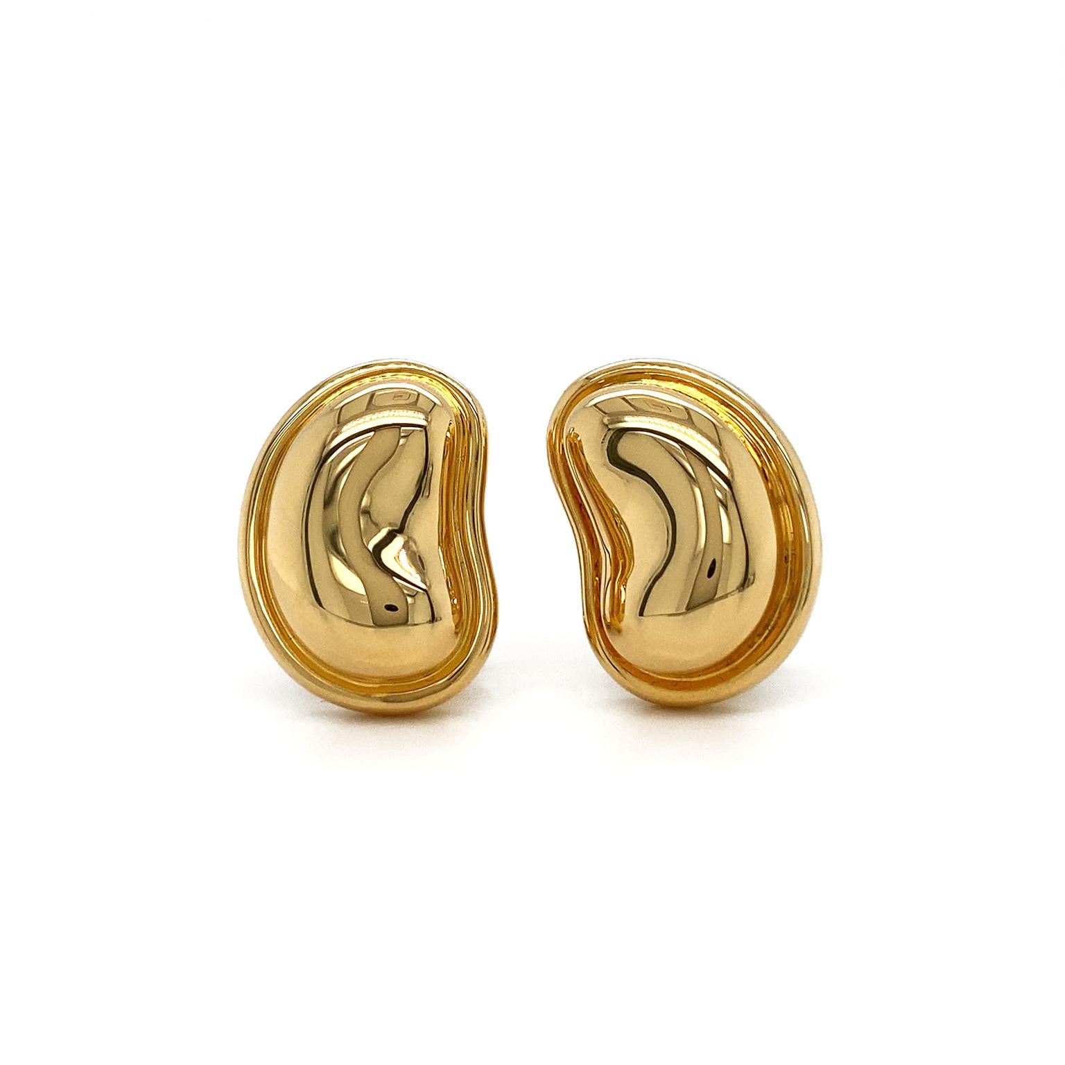 Boucles d'oreilles à clip en or jaune 18K en forme de haricot Neuf - En vente à New York, NY