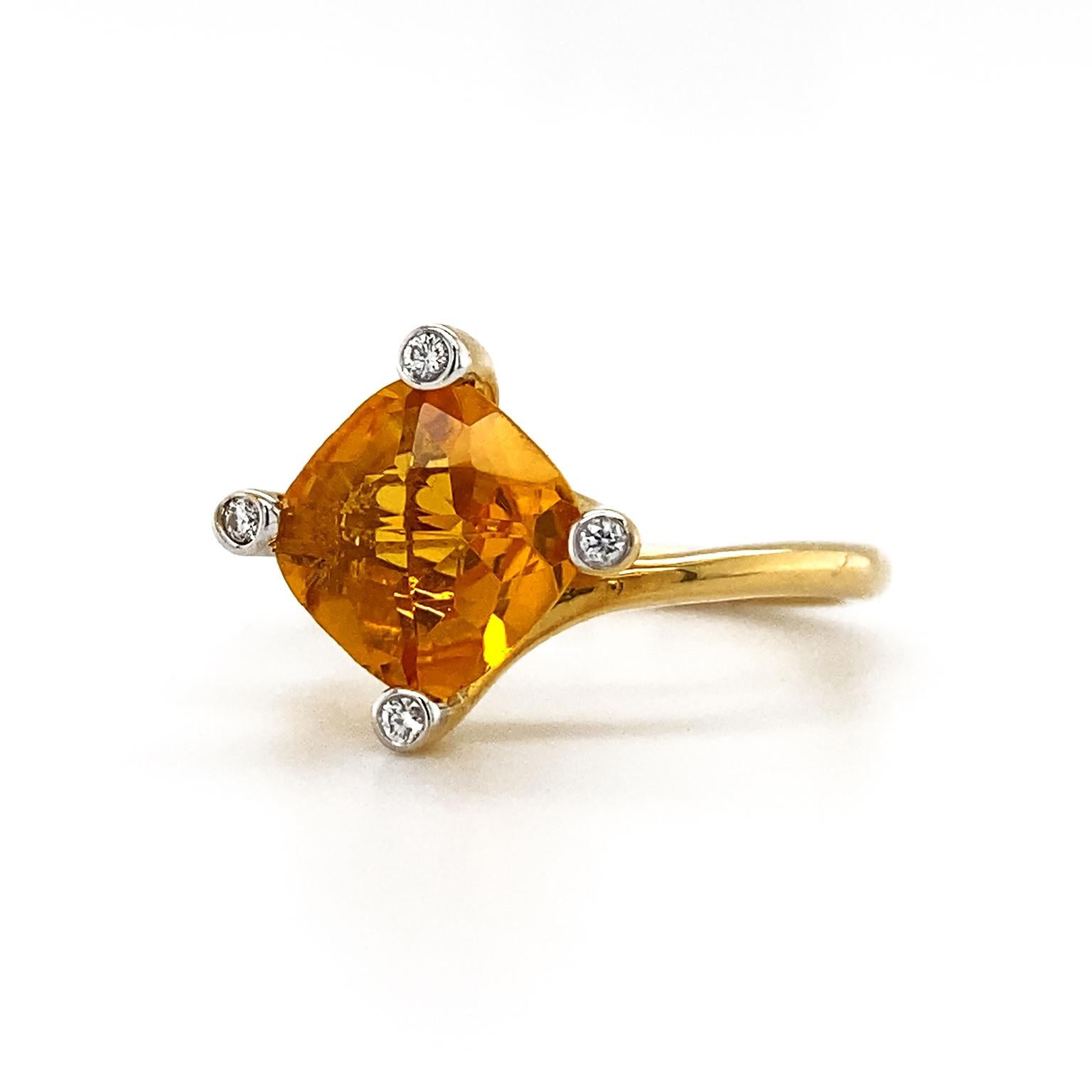 18 Karat Gelbgold Diamant Checkerboard Citrin Twist Ring (Kissenschliff) im Angebot