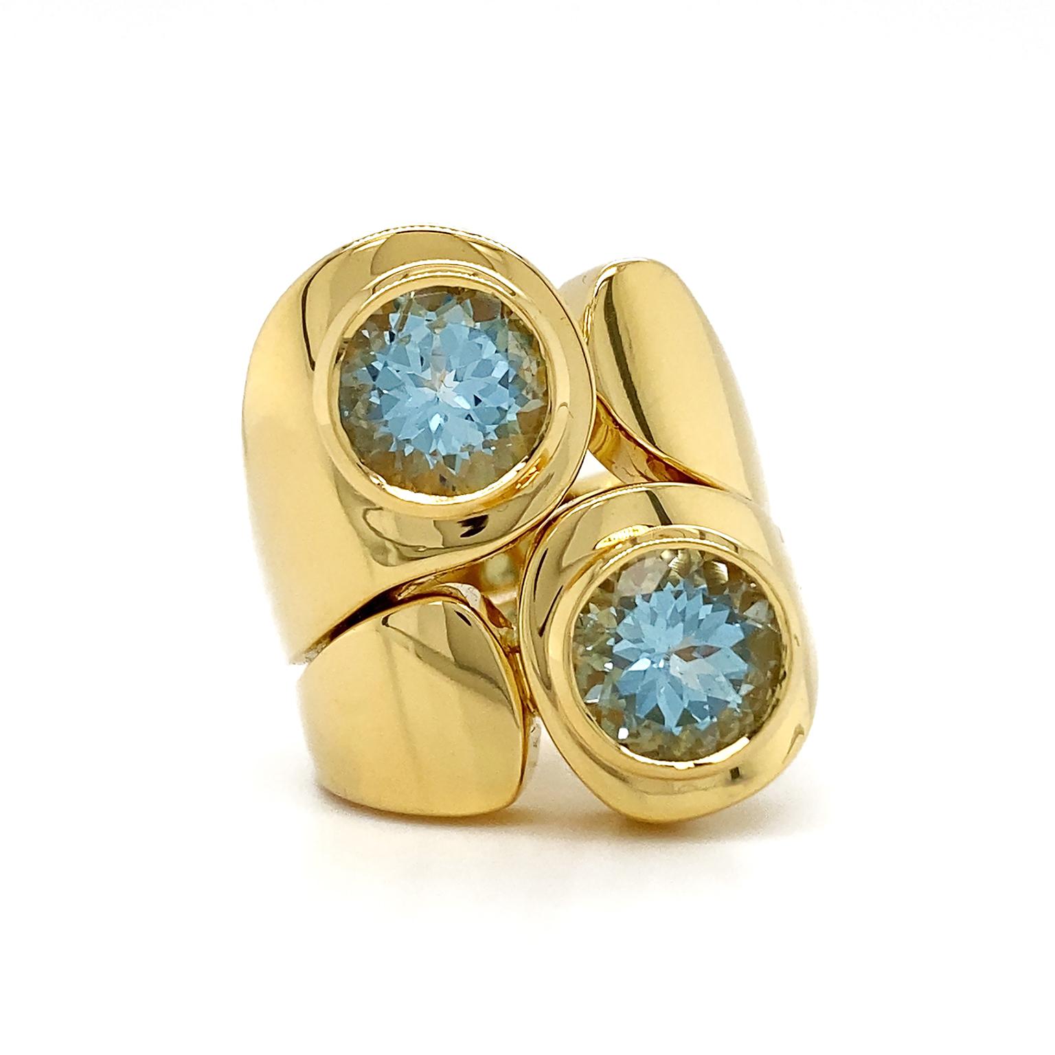 Round Cut 18K Yellow Gold Round Aquamarine Duo Asymmetrical Ring For Sale