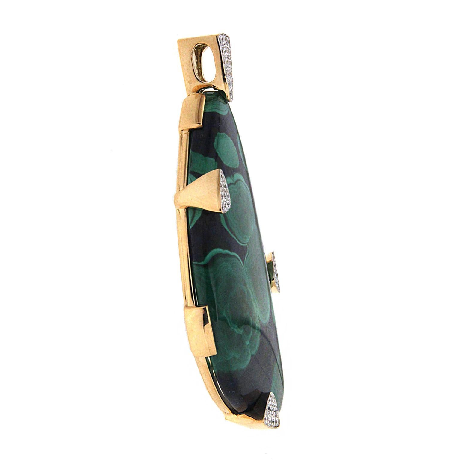 Taille ronde Pendentif en or jaune 18 carats avec azurite, malachite et diamants en vente