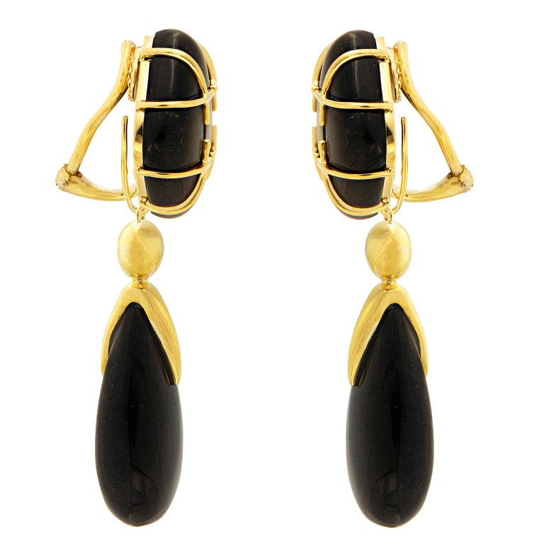 Black Jade Cushion Drop Earrings In New Condition For Sale In New York, NY