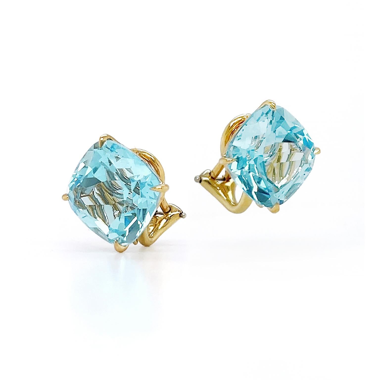18K Yellow Gold Cushion Swiss Blue Topaz Clip-on Earrings In New Condition For Sale In New York, NY