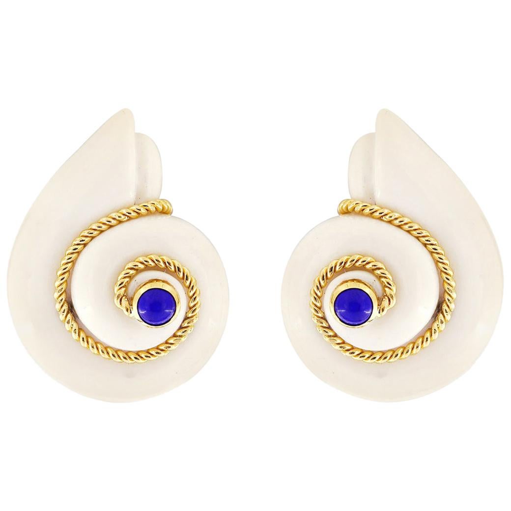 Cacholong Lapis Smooth Snail 18K Yellow Gold Earrings For Sale