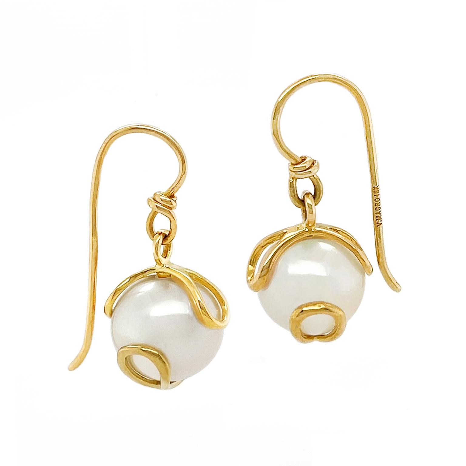 Modern Freshwater Pearl 18K Yellow Gold Wire Earrings For Sale