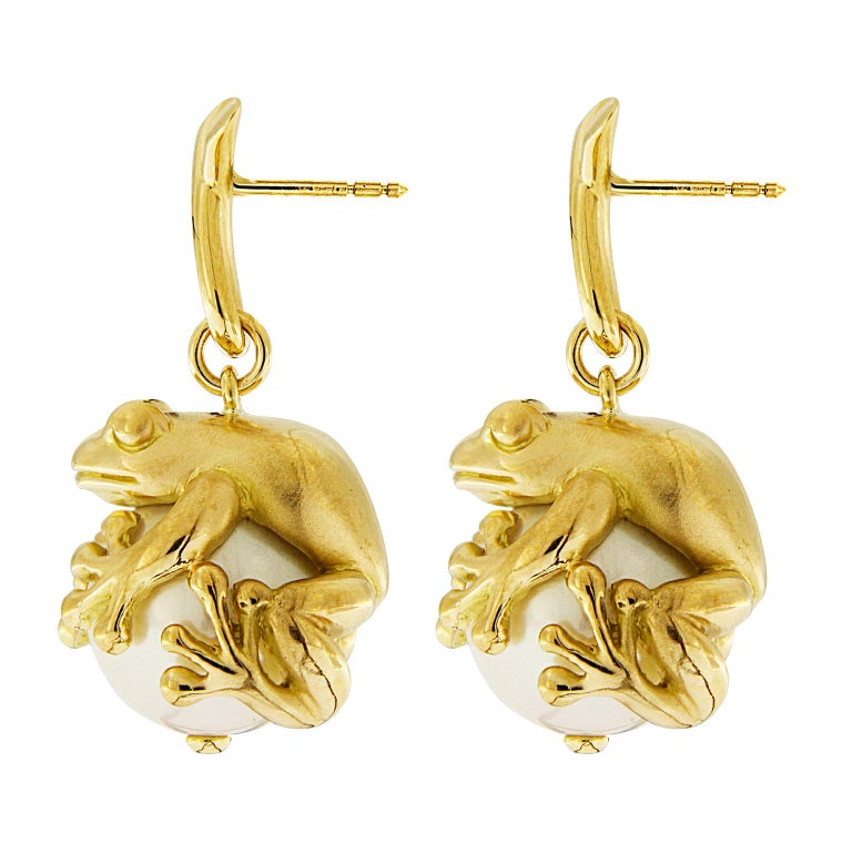 Valentin Magro Frog Grabbing a South Sea Pearl Earrings For Sale at 1stDibs