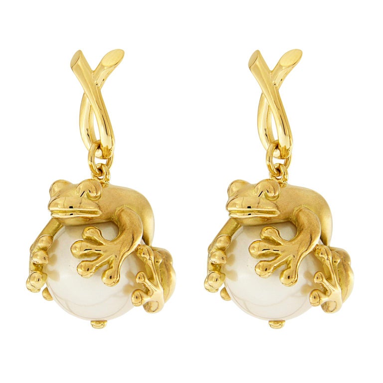 Valentin Magro Frog Grabbing a South Sea Pearl Earrings For Sale at 1stDibs