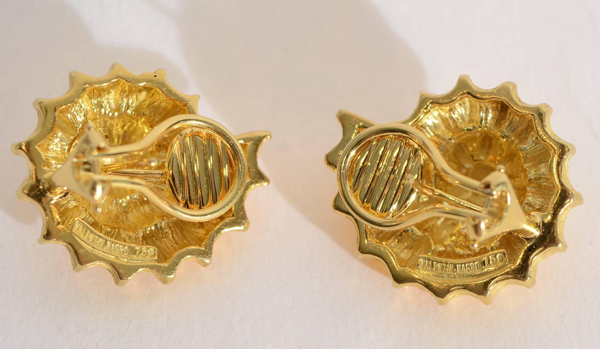 Valentin Magro Gold Shell Earrings In Excellent Condition For Sale In Darnestown, MD