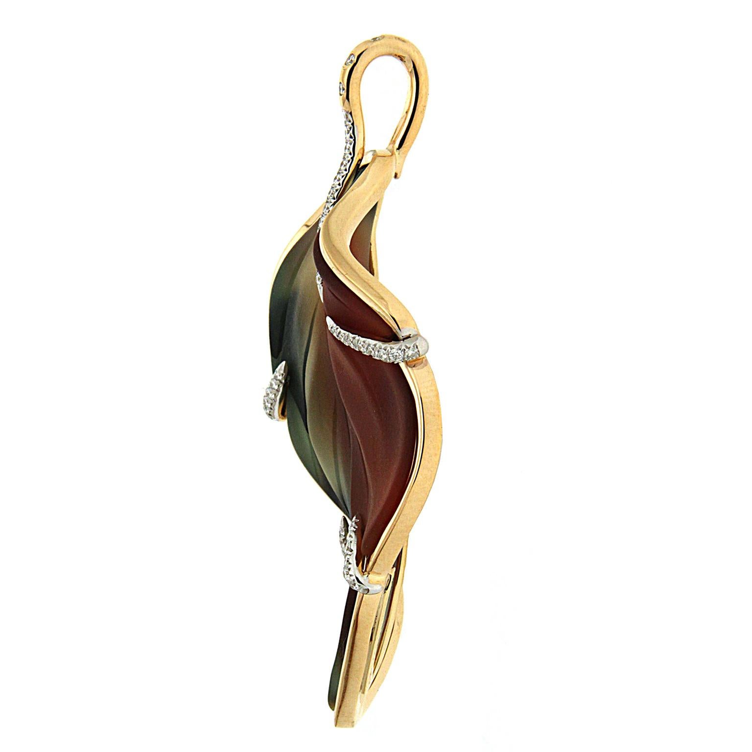 Round Cut Long Agate Leaf Diamond 18K Yellow Gold Pendant For Sale