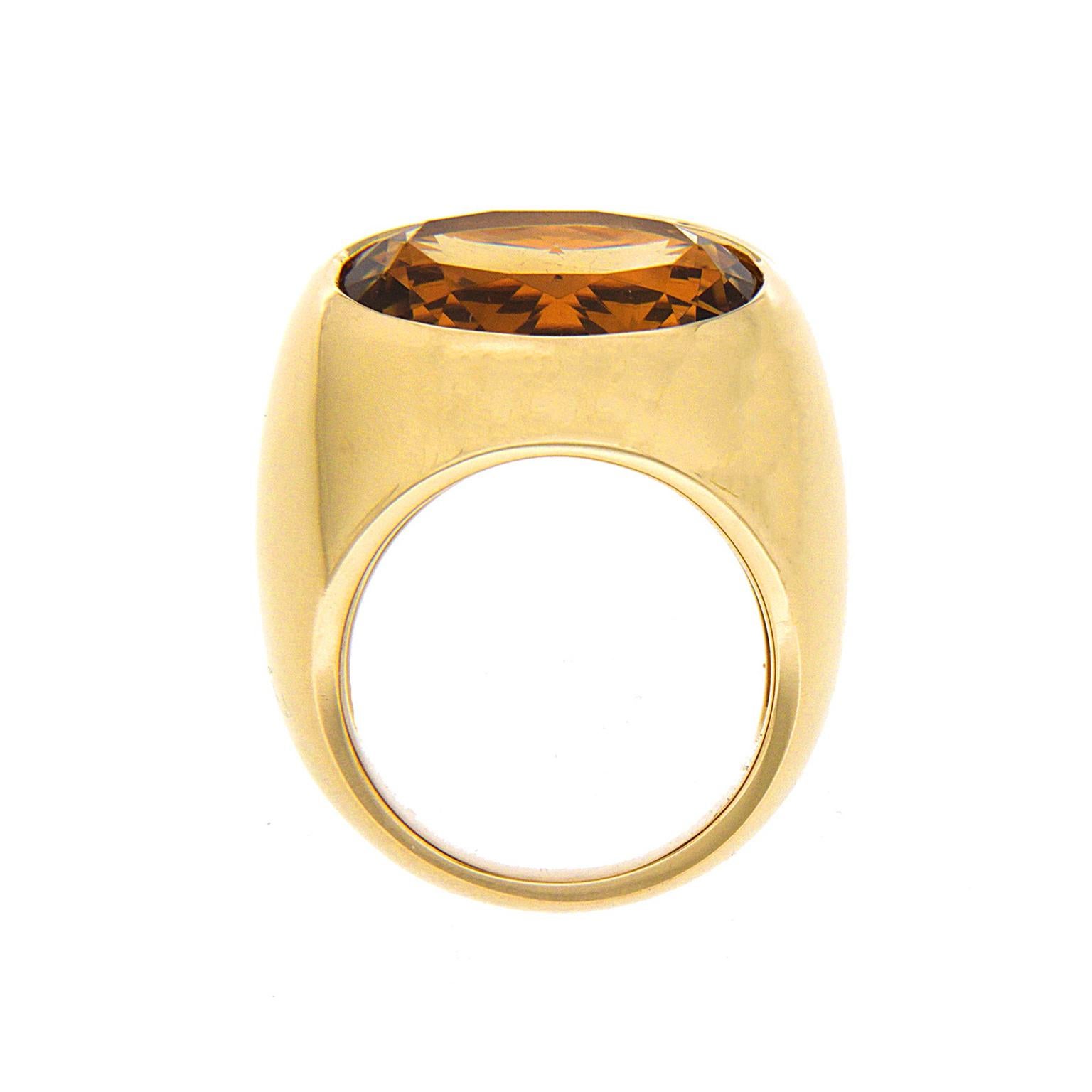 Valentin Magro Oval Faceted Madeira Citrine Ring in Gold In New Condition In New York, NY