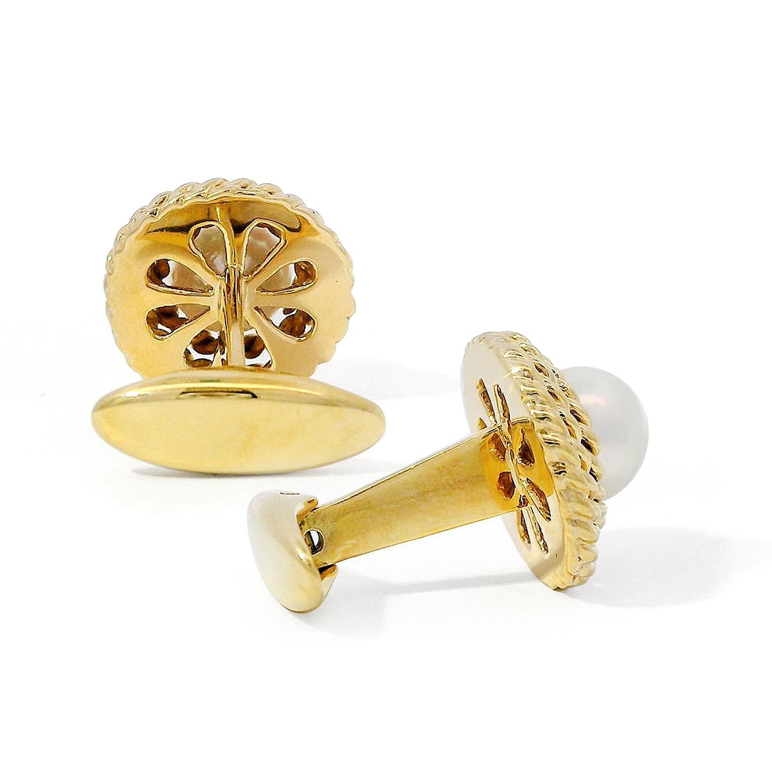 18K Yellow Gold Coil and Pearl Cufflinks For Sale 2