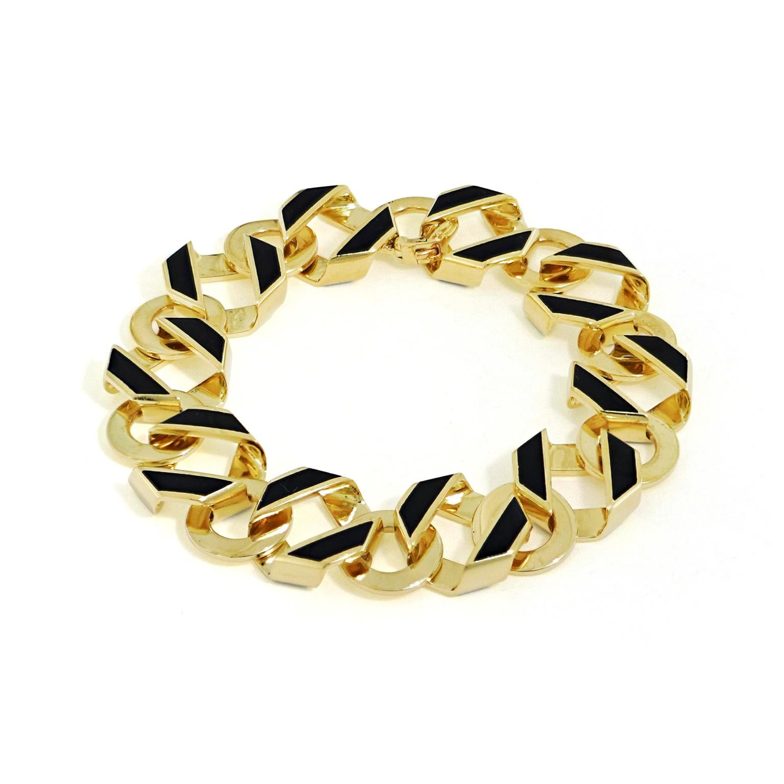 Contemporary Reversible Fold Over Small Black Enamel 18K Yellow Gold Link Bracelet For Sale