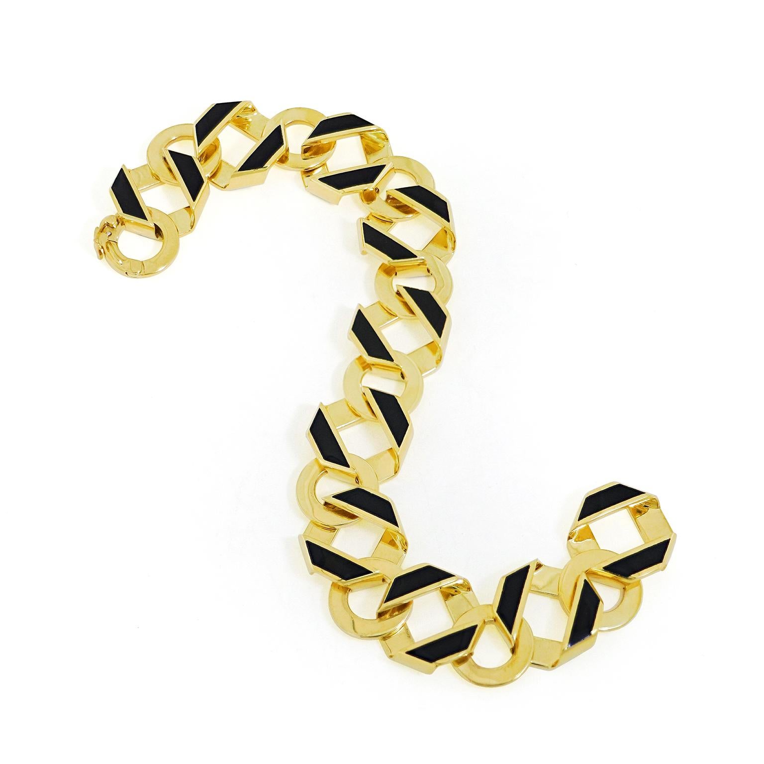 Reversible Fold Over Small Black Enamel 18K Yellow Gold Link Bracelet In New Condition For Sale In New York, NY