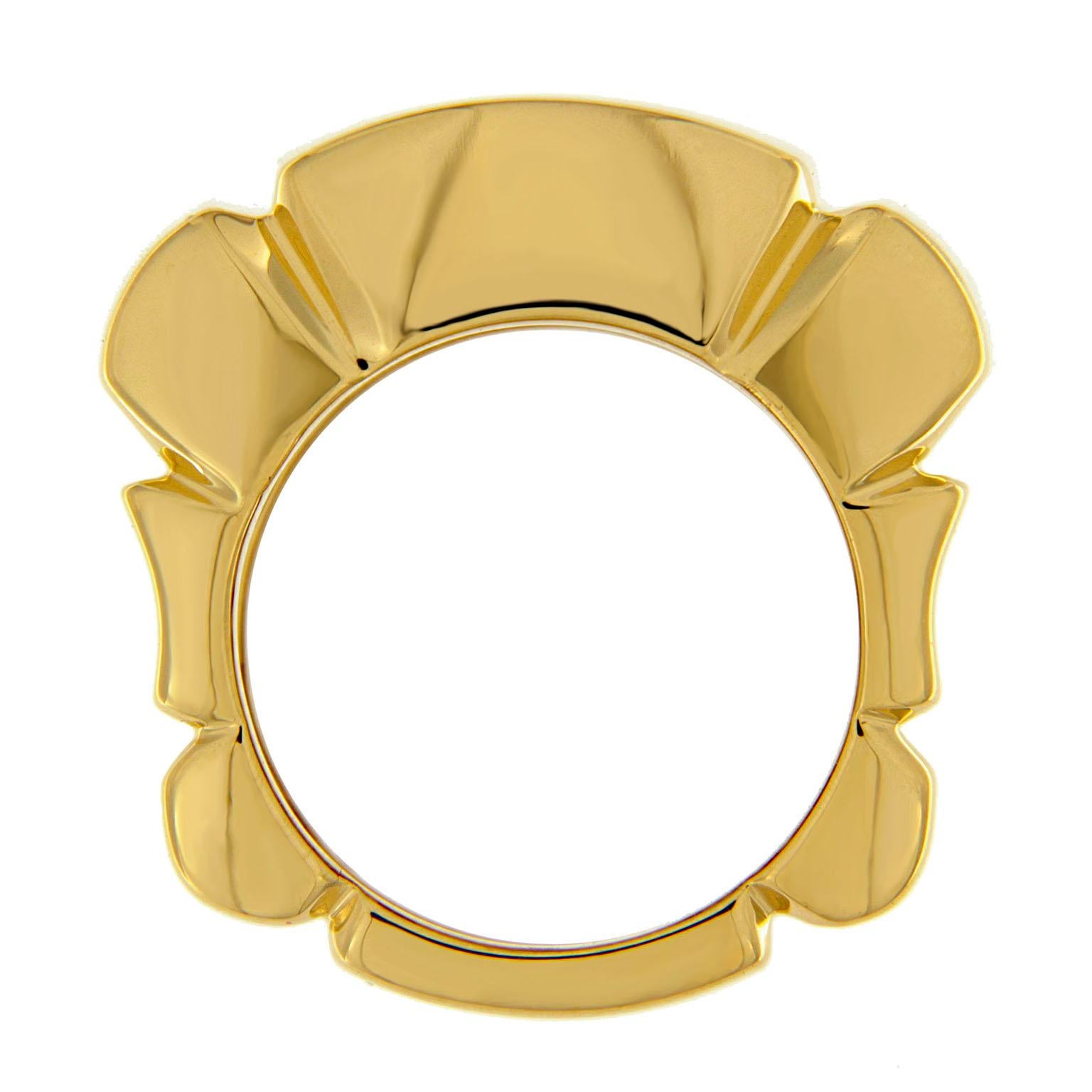 Valentin Magro Shrimp Ring in 18 Karat Yellow Gold In New Condition In New York, NY