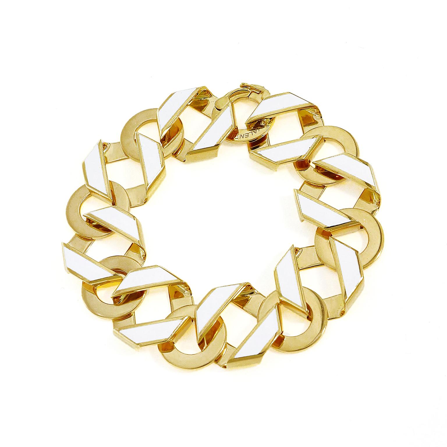 Contemporary Fold Over White Enamel 18K Yellow Gold Chain Link Bracelet For Sale
