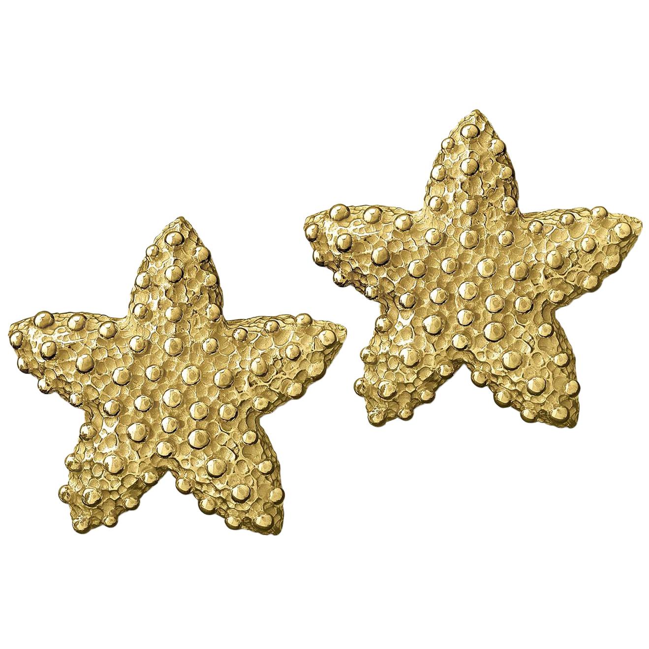 Artisan 18K Yellow Gold Textured Starfish Clip-on Earrings For Sale