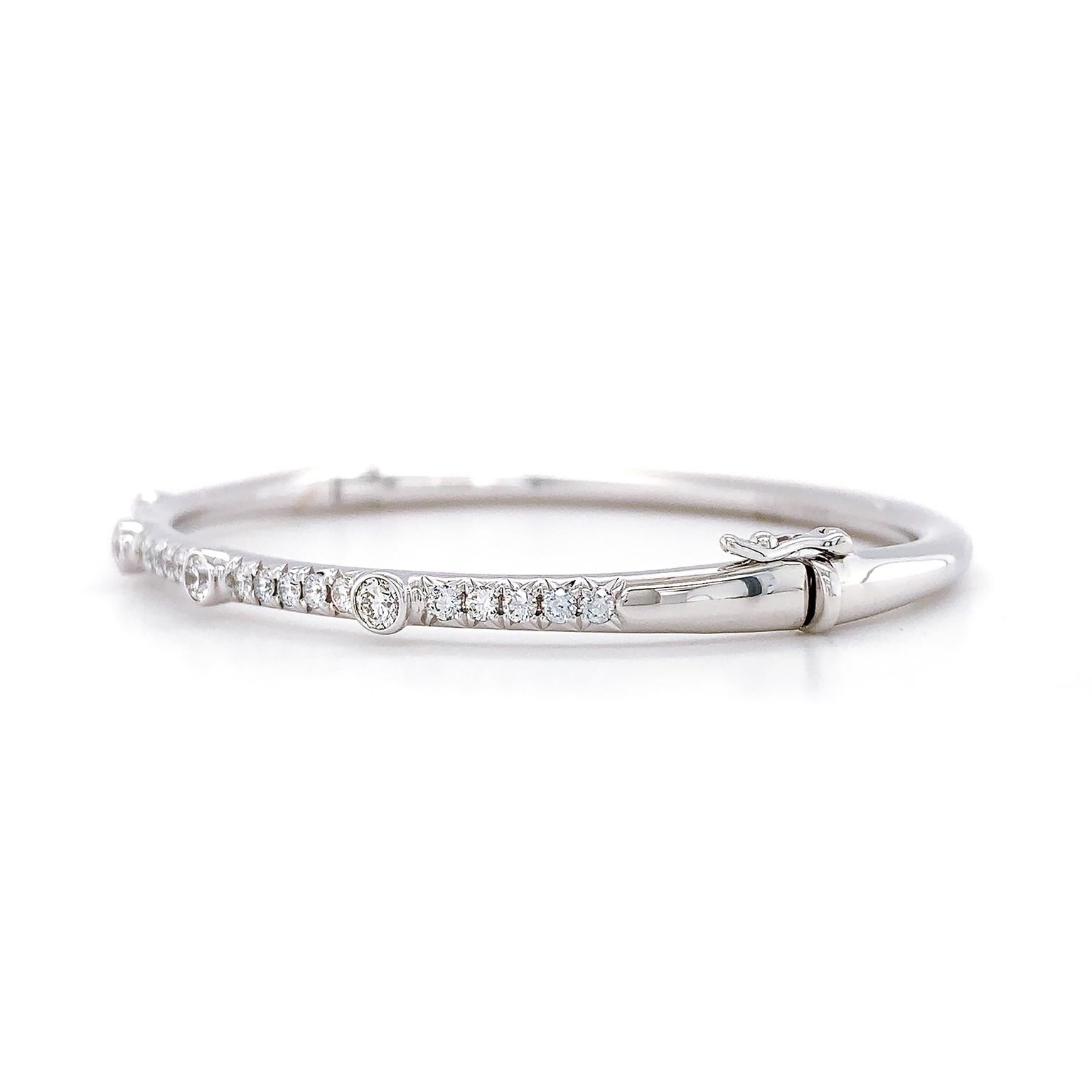 Bracelet en or blanc 18K à pavé fin de diamants Neuf - En vente à New York, NY