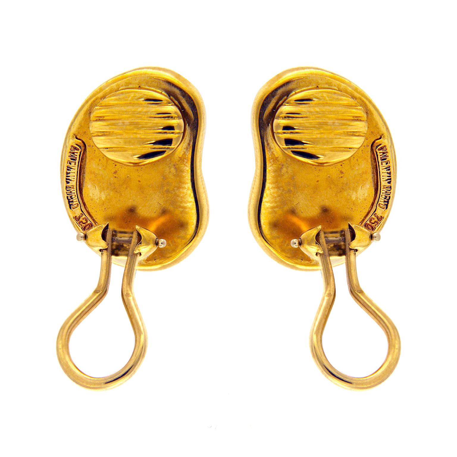 Women's or Men's 18K Yellow Gold Wood Bean Earrings For Sale