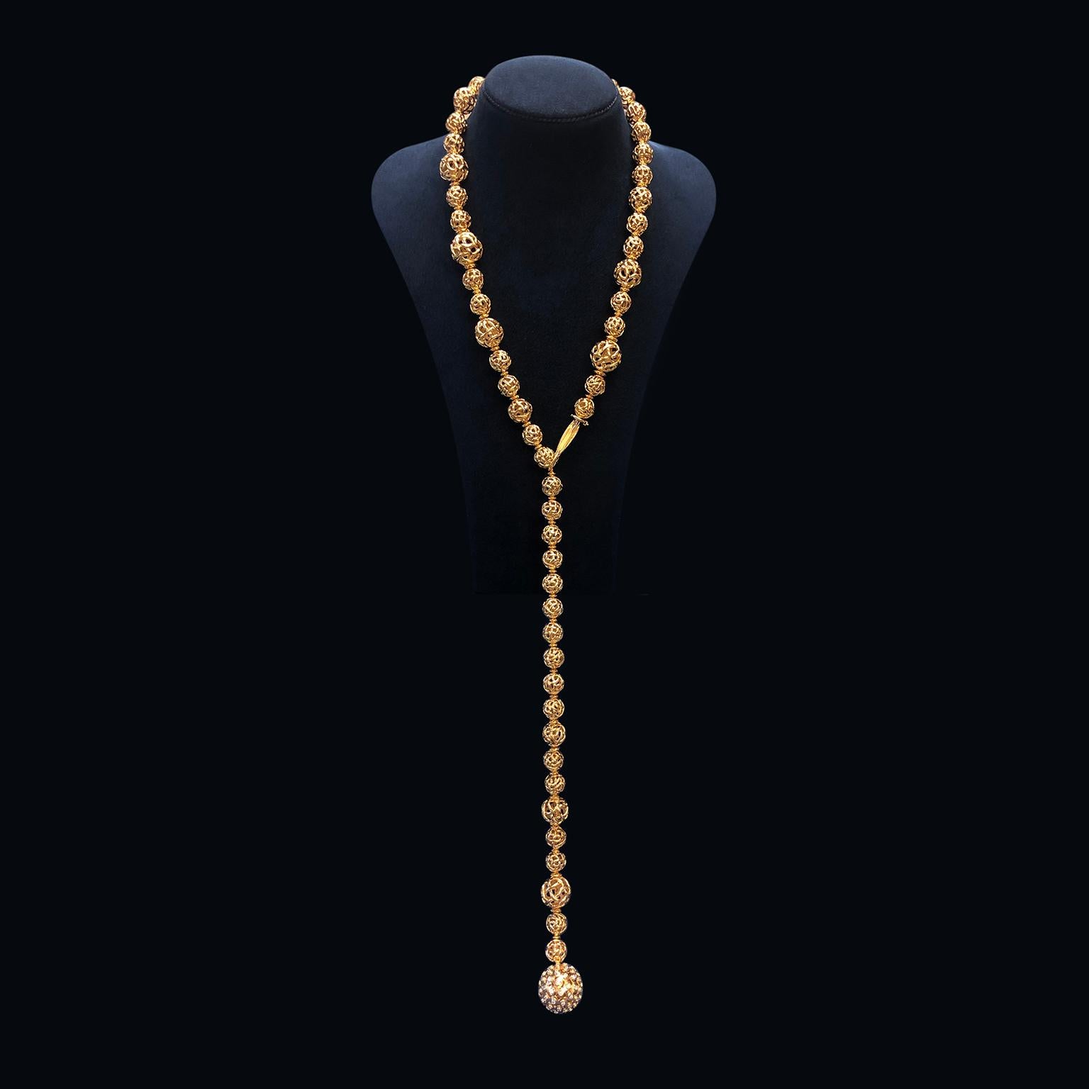 Lariat-Halskette mit gewebtem Kugel aus 18 Karat Gelbgold mit Diamanten im Zustand „Neu“ im Angebot in New York, NY