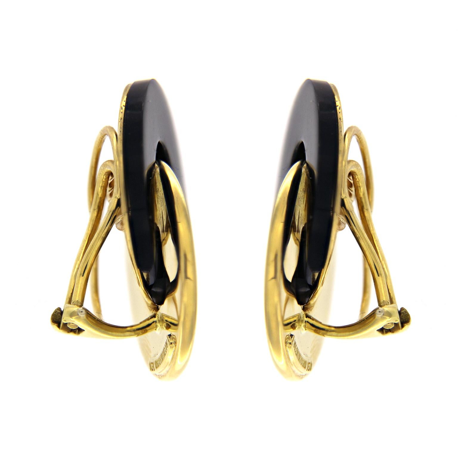 Valentin Magro Yellow Gold Diamond Black Jade Circle Earrings link close. Above is black jade shaped into a ring. It supports a brighter circle, with an inner row of round brilliant cut diamonds. Borders of 18k yellow gold edge the fiery jewels.