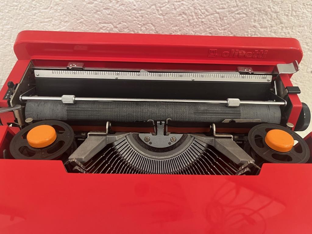 Valentine Typewriter by Ettore Sottsass produced by Olivetti, Italy ca. 1960s For Sale 6