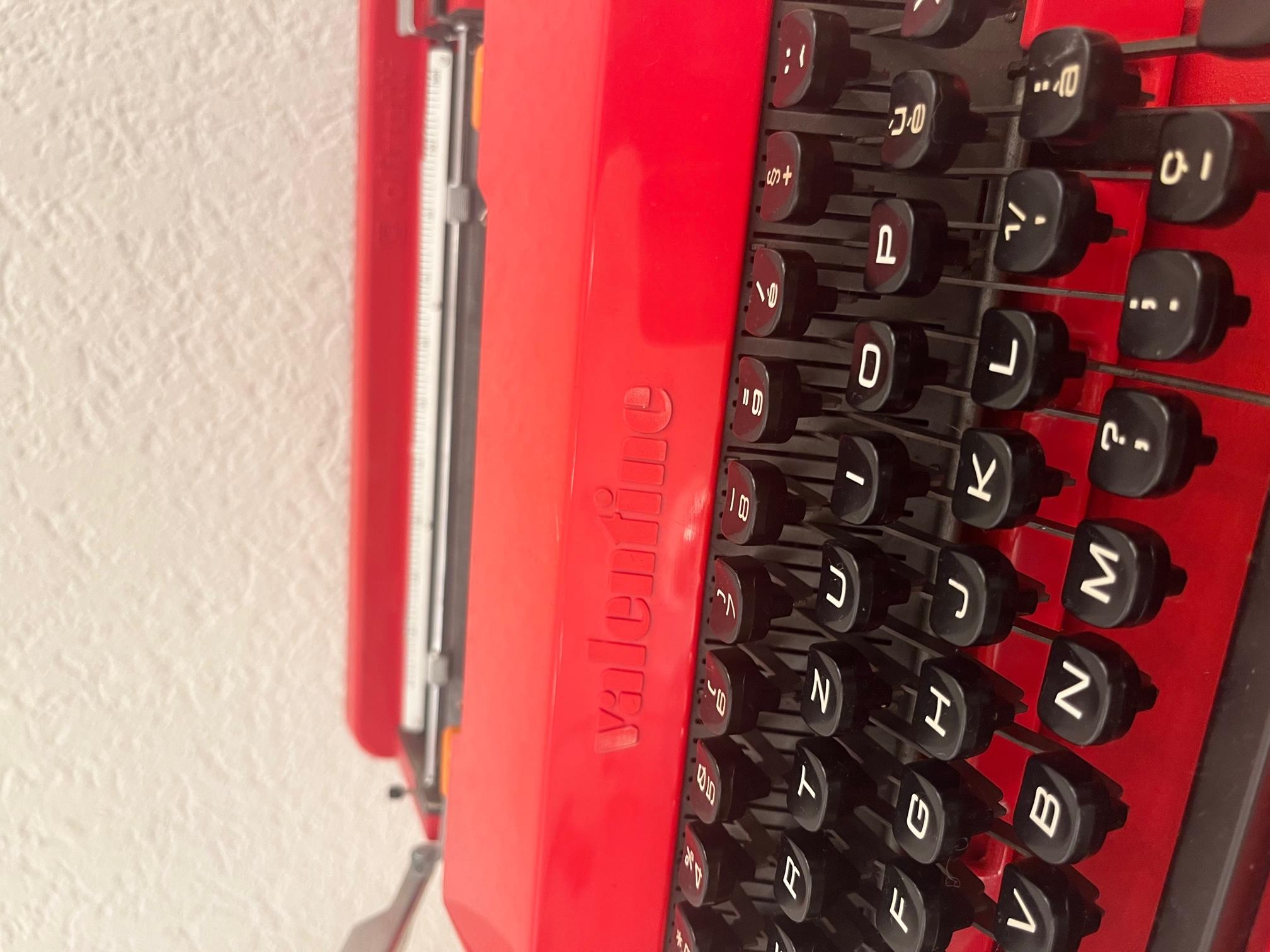 Valentine Typewriter by Ettore Sottsass produced by Olivetti, Italy ca. 1960s For Sale 3
