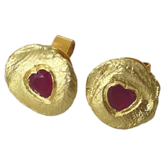 Valentinsscheiben-Ohrringe mit Rubinstein aus 18k Gold. im Angebot