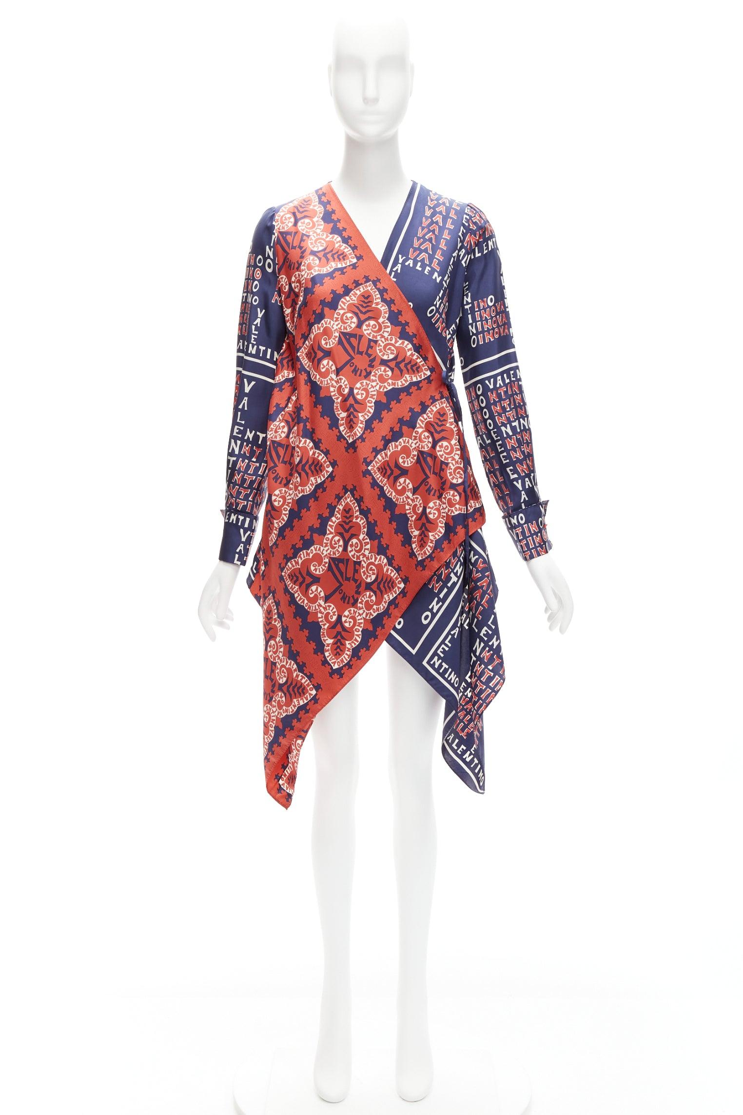 VALENTINO 100% soie rouge marine Archive Logo print wrap kimono shirt IT36 XXS en vente 5