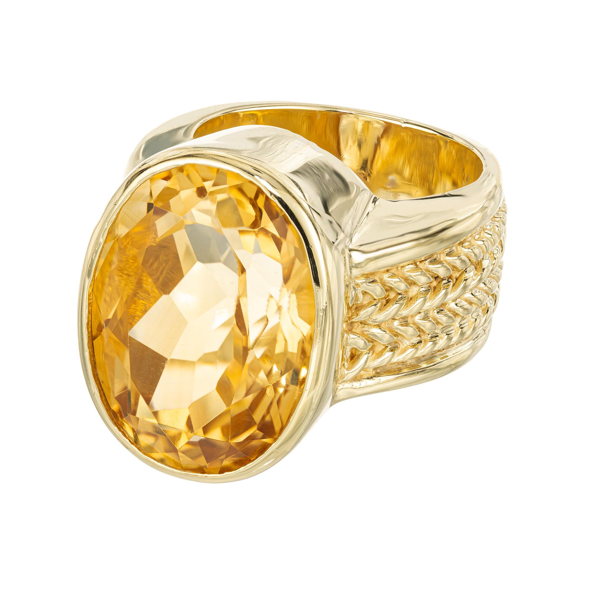 Oval Cut Valentino 11.00 Carat Oval Citrine Yellow Gold Cocktail Ring For Sale