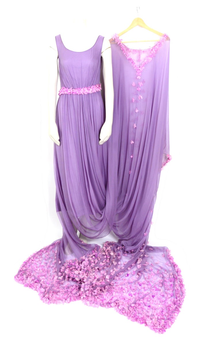 Valentino 1960s costume made silk lilac kaftan dress flower embellished train   For Sale 10