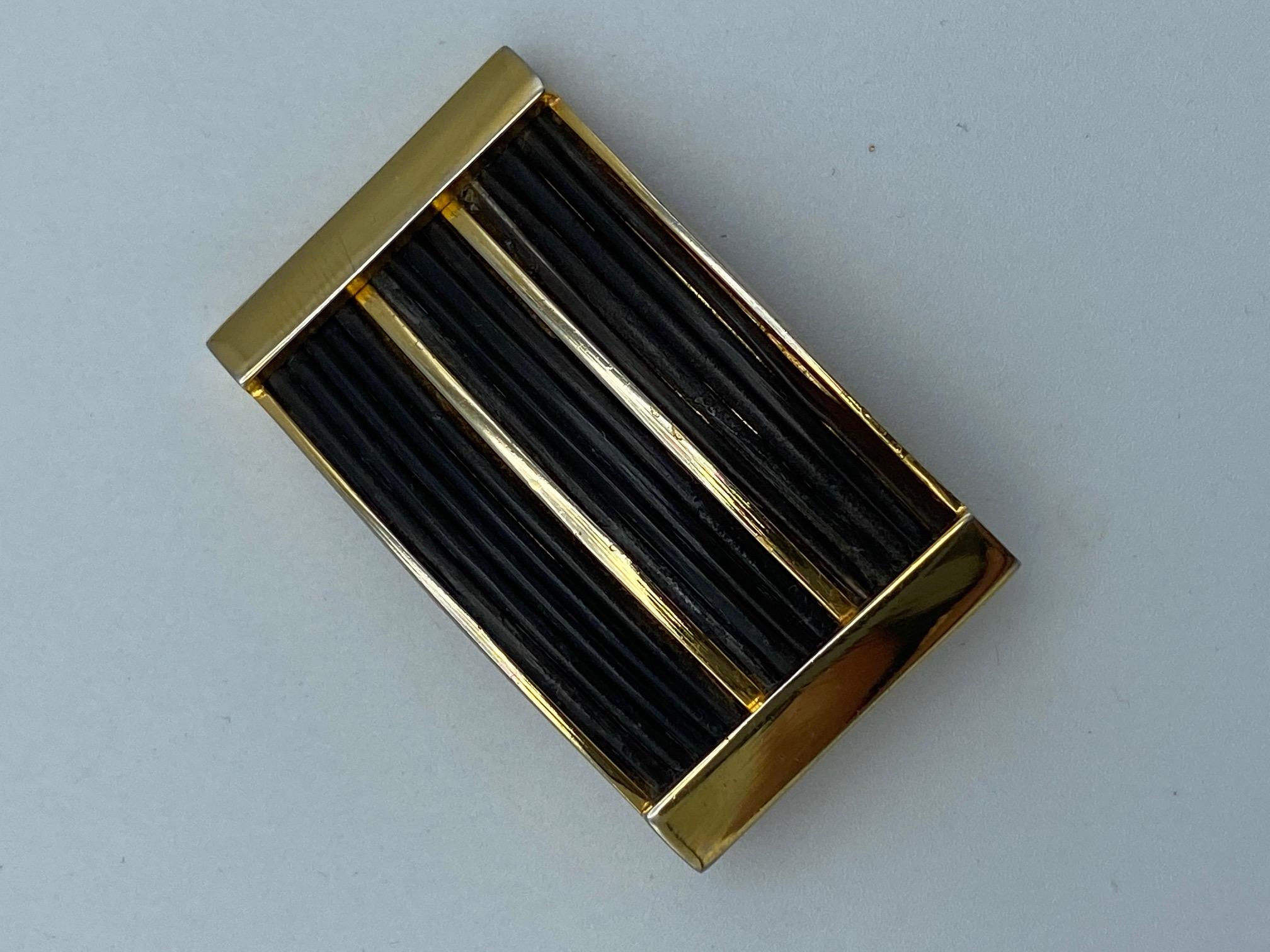 Valentino 1970s Gold Rectangular Earrings 11