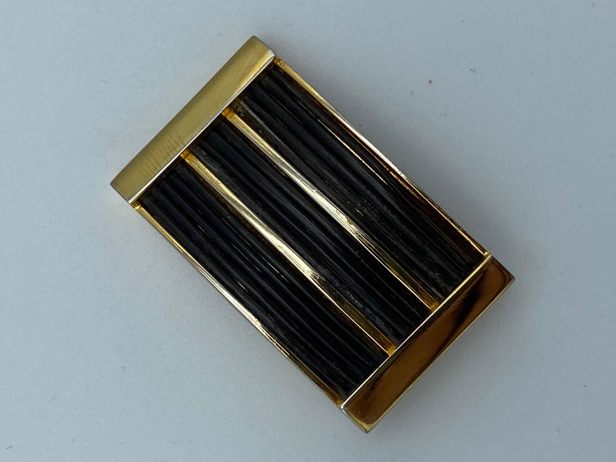 Valentino 1970s Gold Rectangular Earrings 12