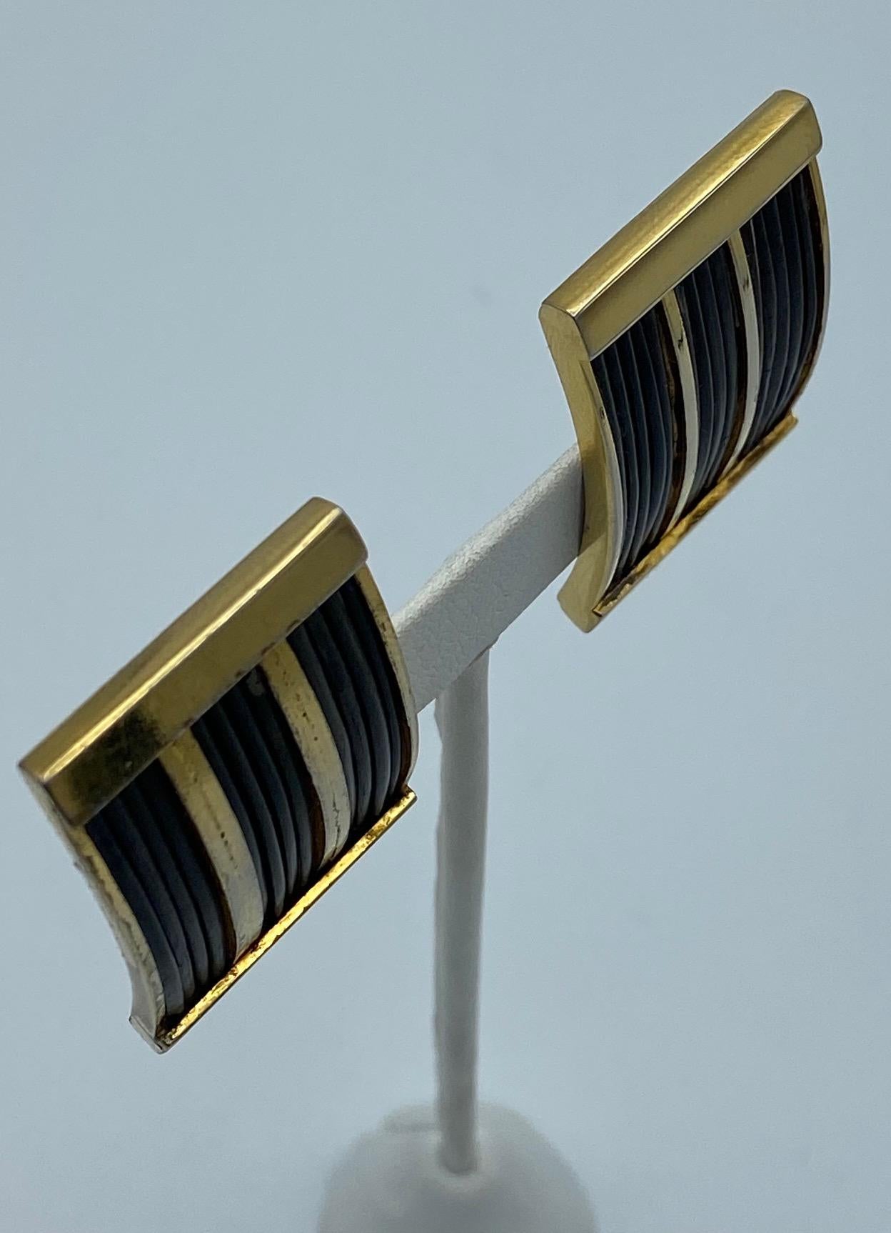 Valentino 1970s Gold Rectangular Earrings 4