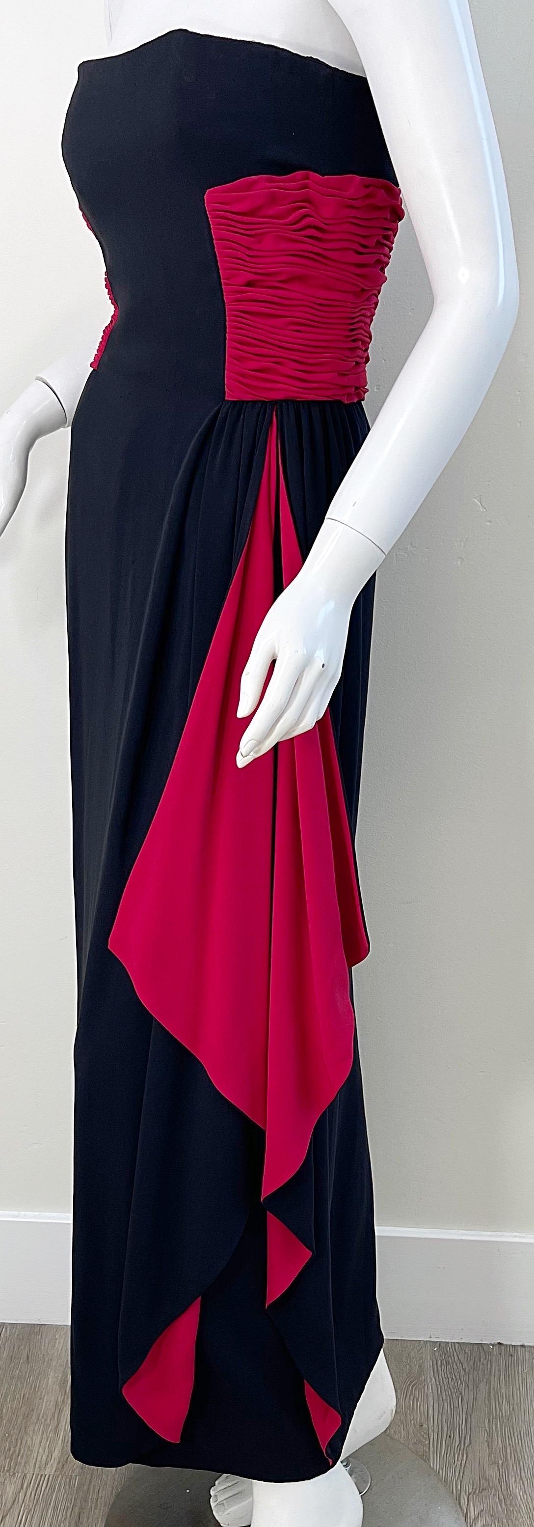 Valentino 1980er Schwarzes / Rotes trägerloses Vintage-Kleid aus Seidenjersey, Größe Small Damen im Angebot