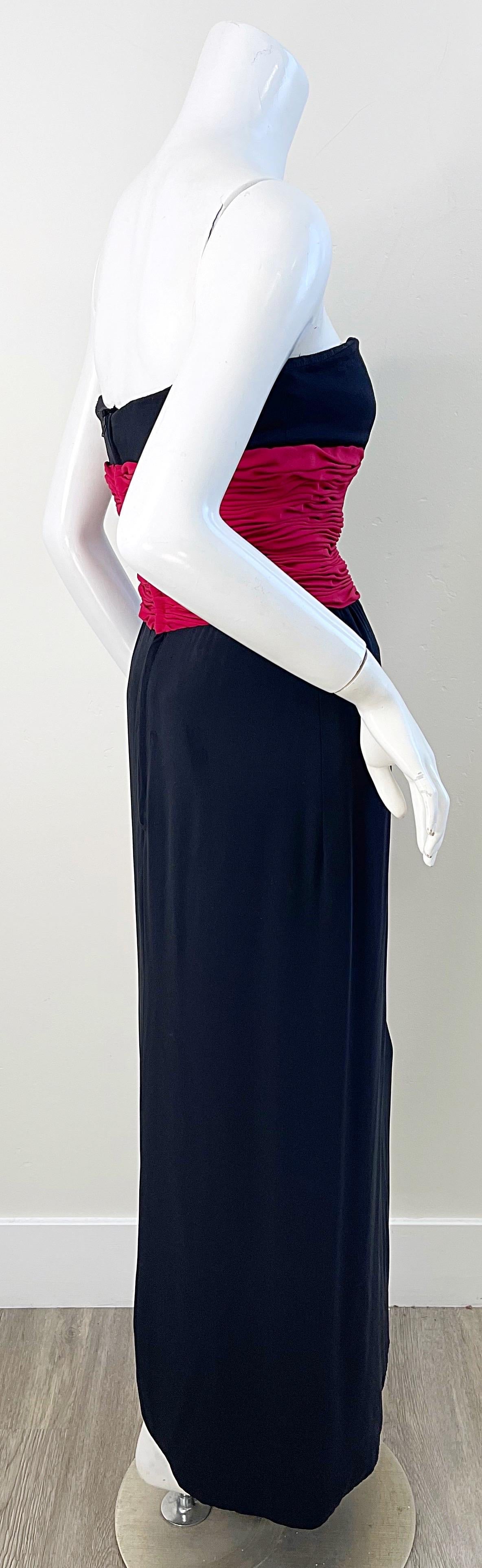 Valentino 1980er Schwarzes / Rotes trägerloses Vintage-Kleid aus Seidenjersey, Größe Small im Angebot 1