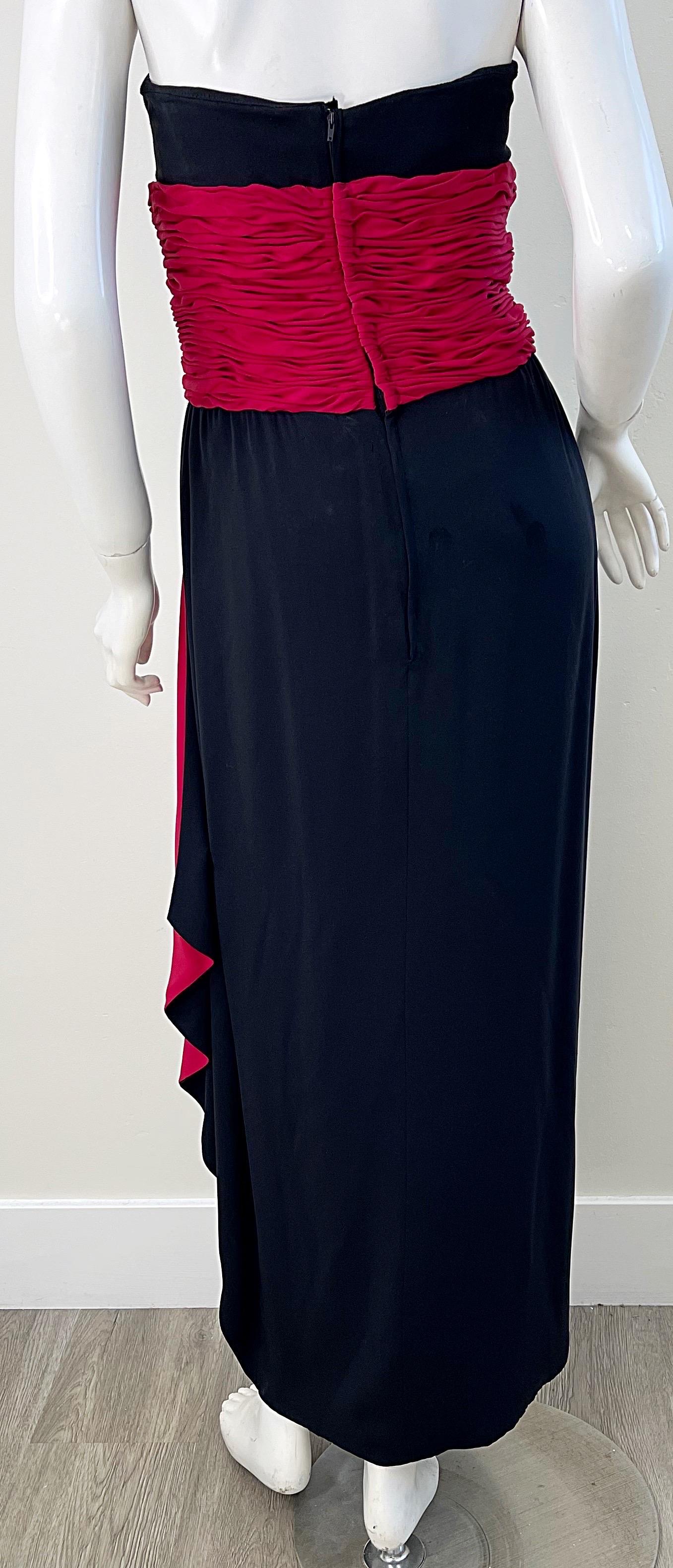 Valentino 1980er Schwarzes / Rotes trägerloses Vintage-Kleid aus Seidenjersey, Größe Small im Angebot 4