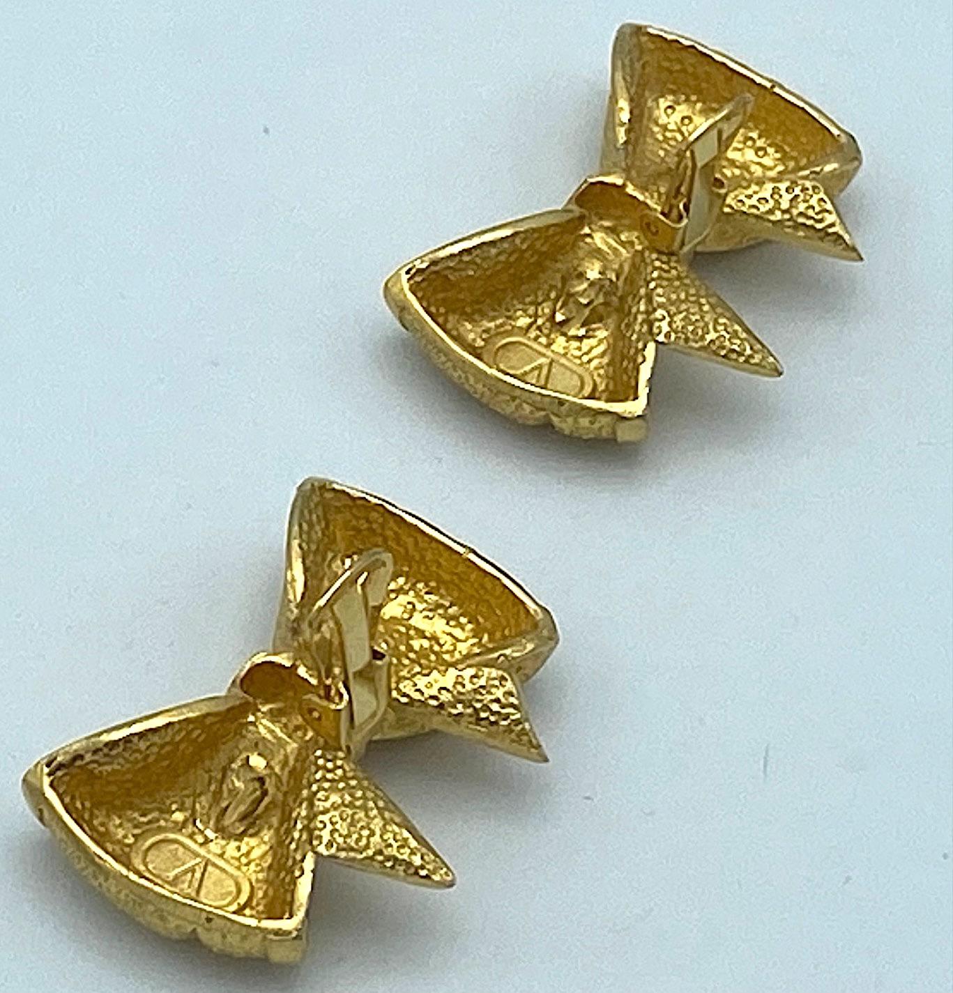 Valentino 1980s Large Gold Bow Earrings In Excellent Condition In New York, NY