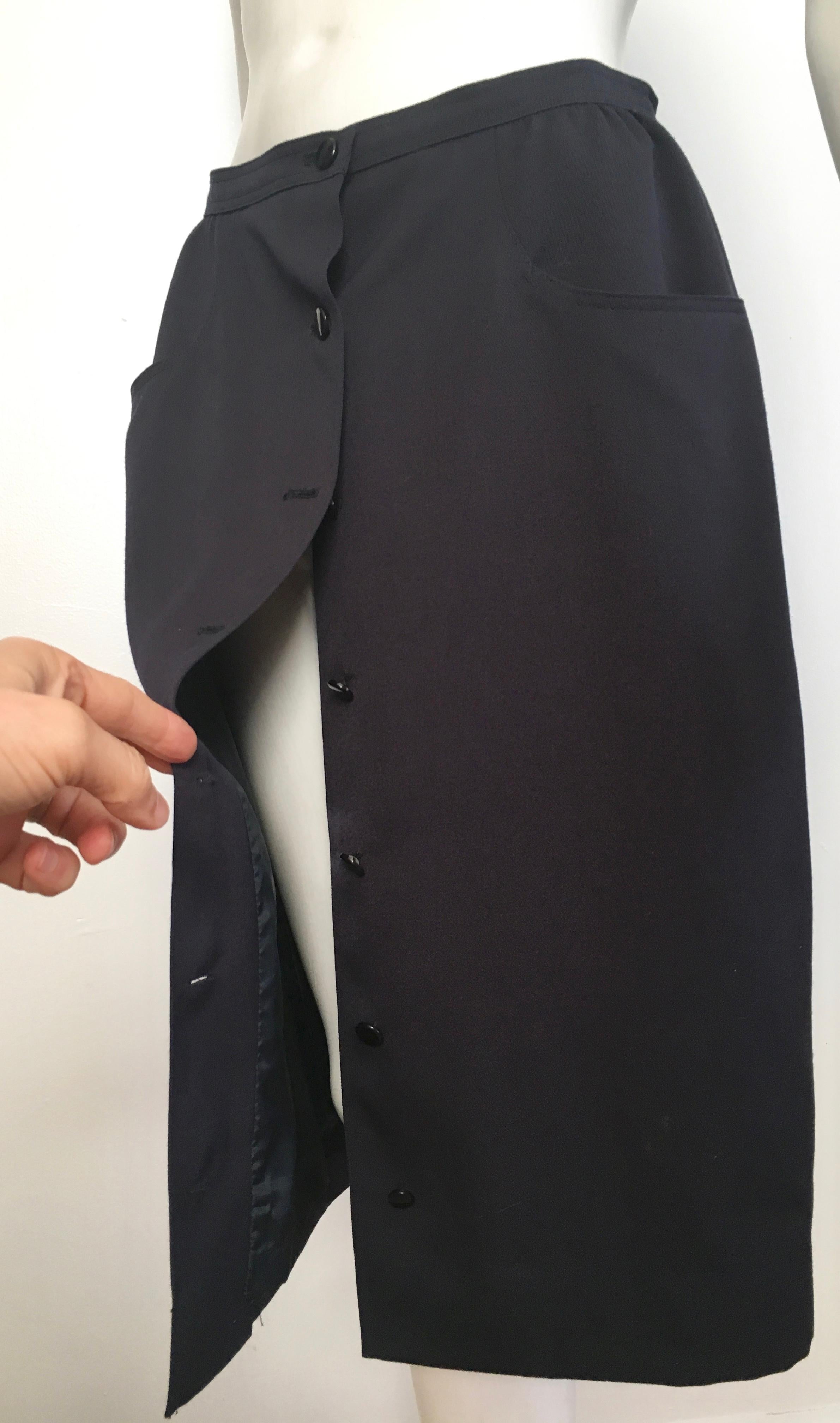 Valentino 1980s Navy Wool Wrap Skirt with Pockets Size 6 / 8. For Sale 5