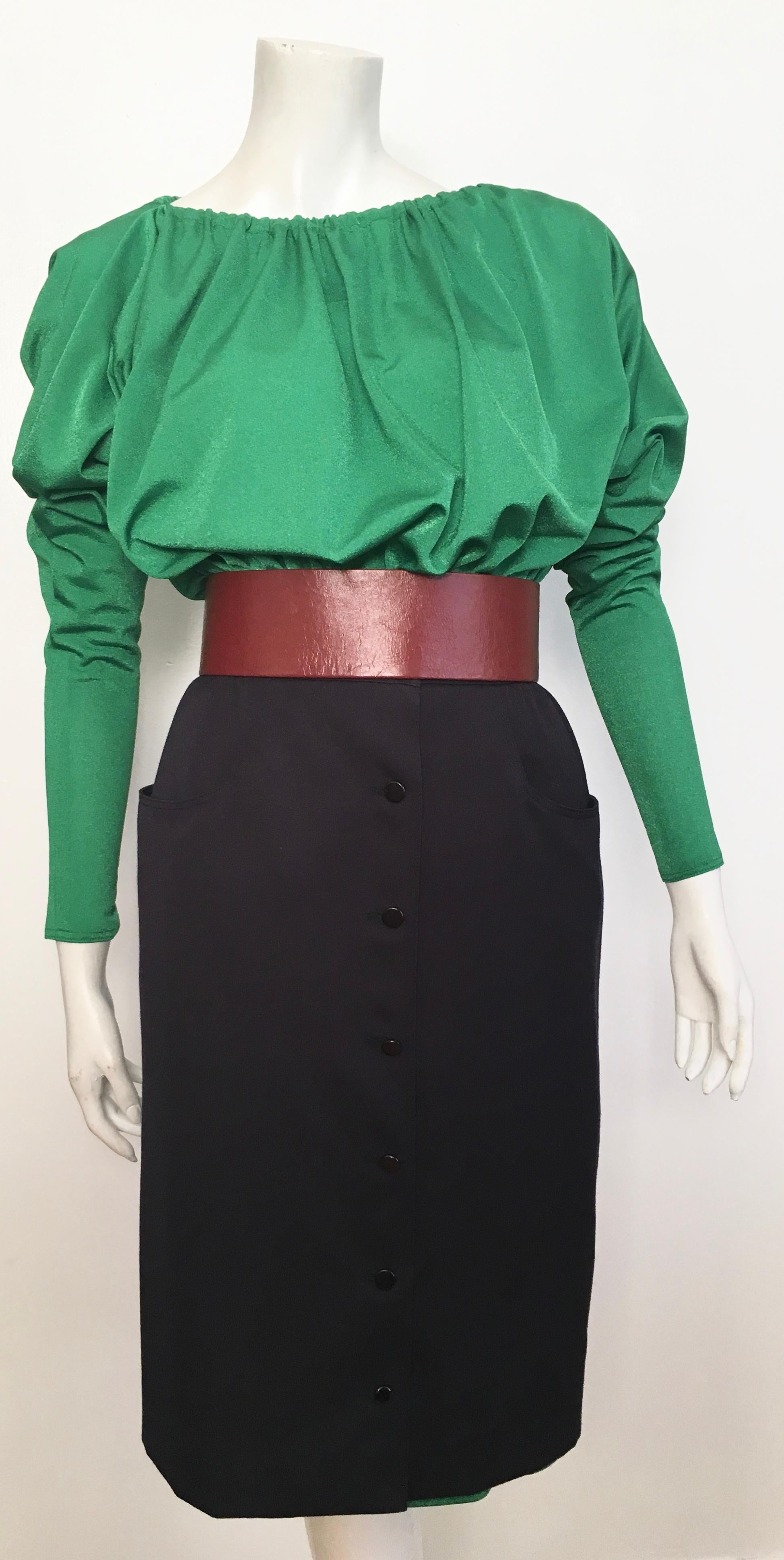 Valentino 1980s Navy Wool Wrap Skirt with Pockets Size 6 / 8. For Sale 7