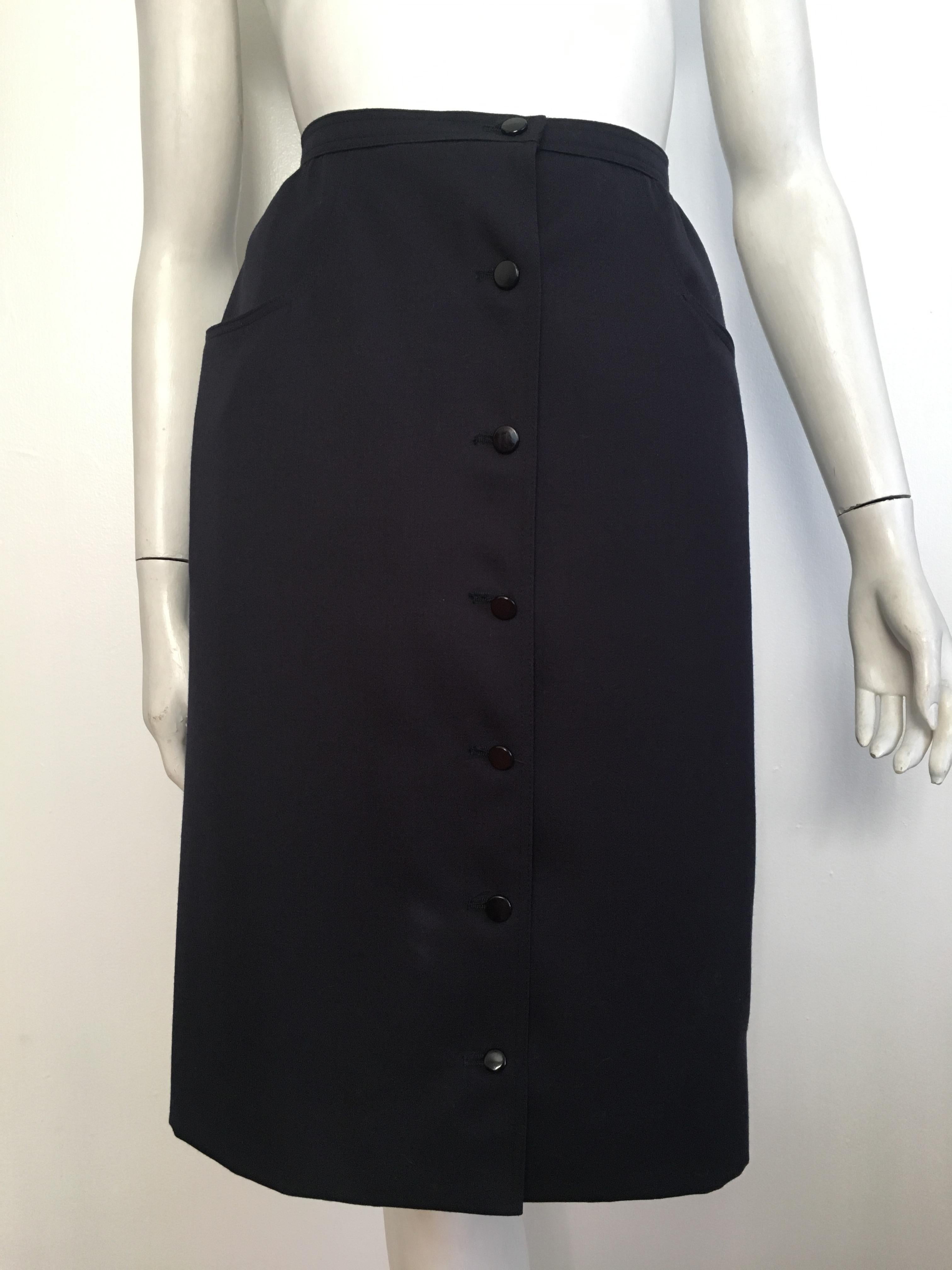 Valentino 1980s Navy Wool Wrap Skirt with Pockets Size 6 / 8. For Sale 3