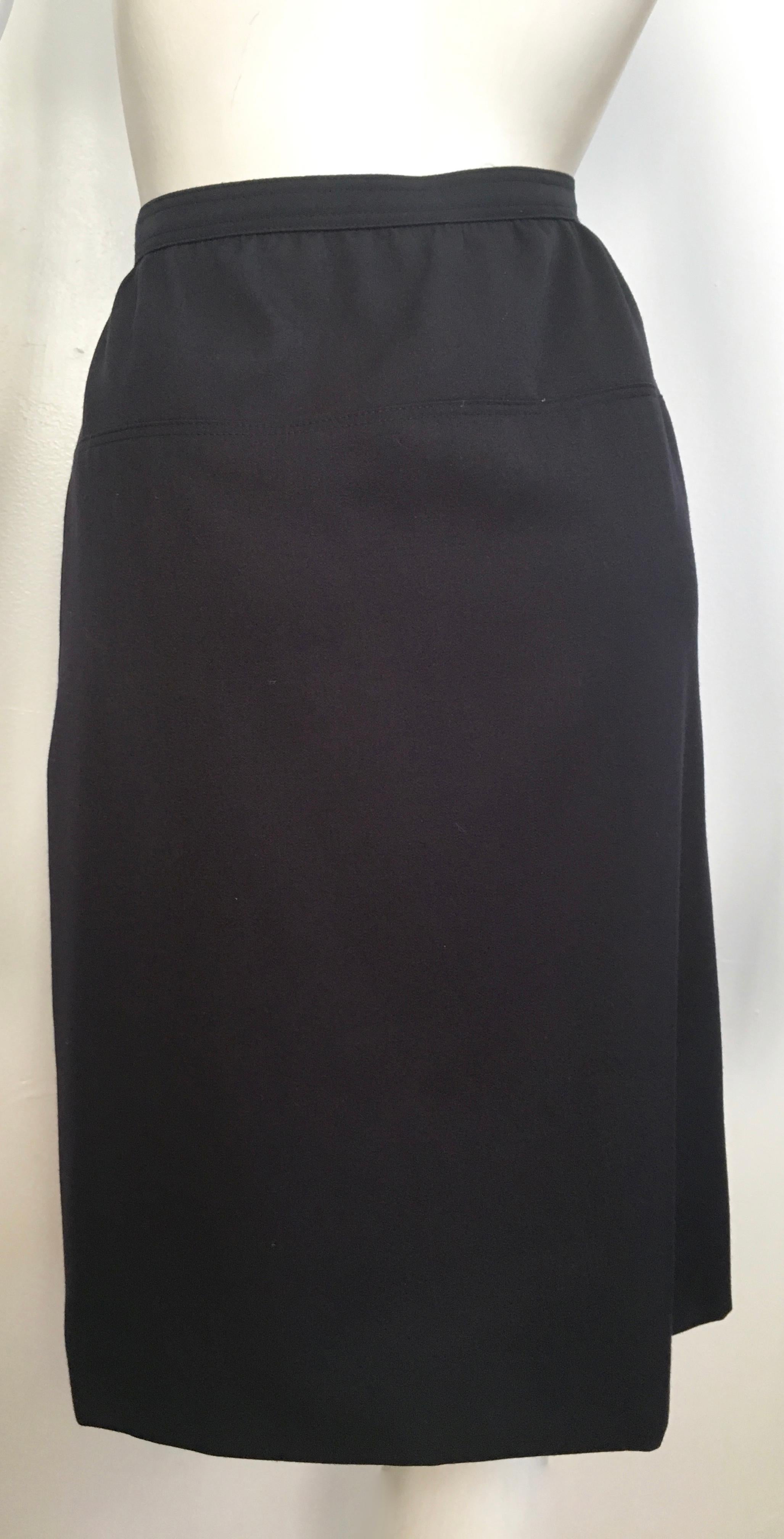 Valentino 1980s Navy Wool Wrap Skirt with Pockets Size 6 / 8. For Sale 4