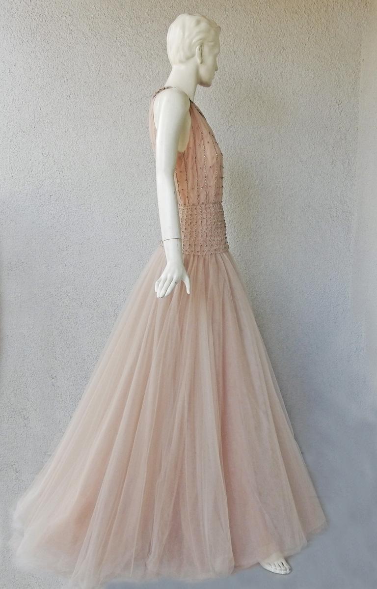 Valentino $19K Red Carpet Fantasy Silk Beaded Pink Dress Gown  NWT In New Condition In Los Angeles, CA